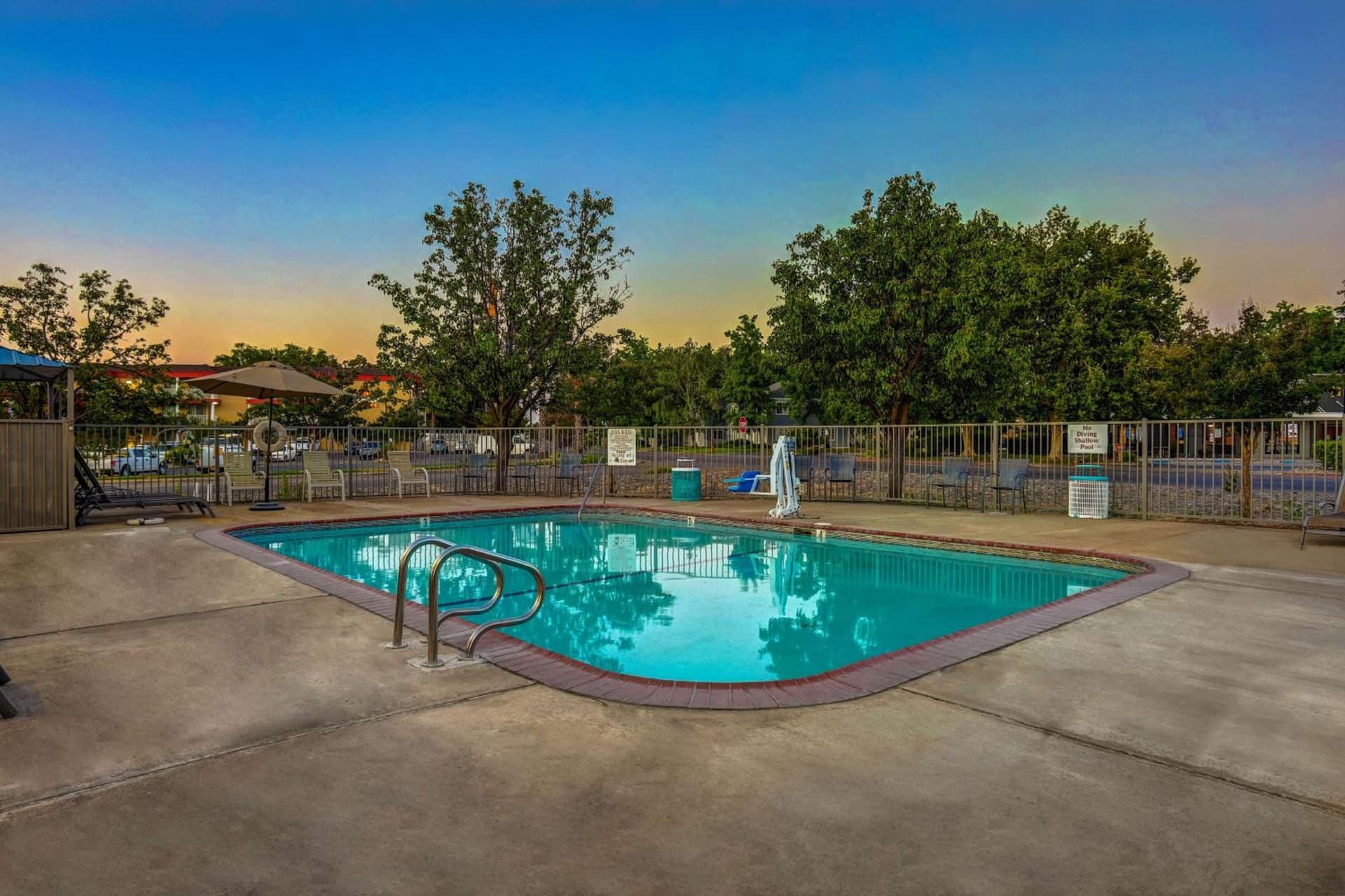 Motel 6-Red Bluff, CA interior in Red Bluff, CA — gallery photo 2