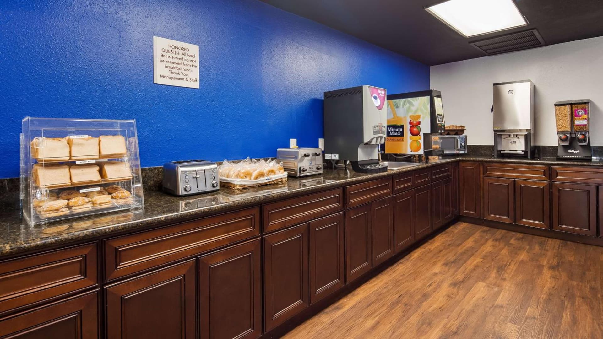 SureStay Hotel by Best Western Phoenix Airport gallery photo in Phoenix, AZ — image 53