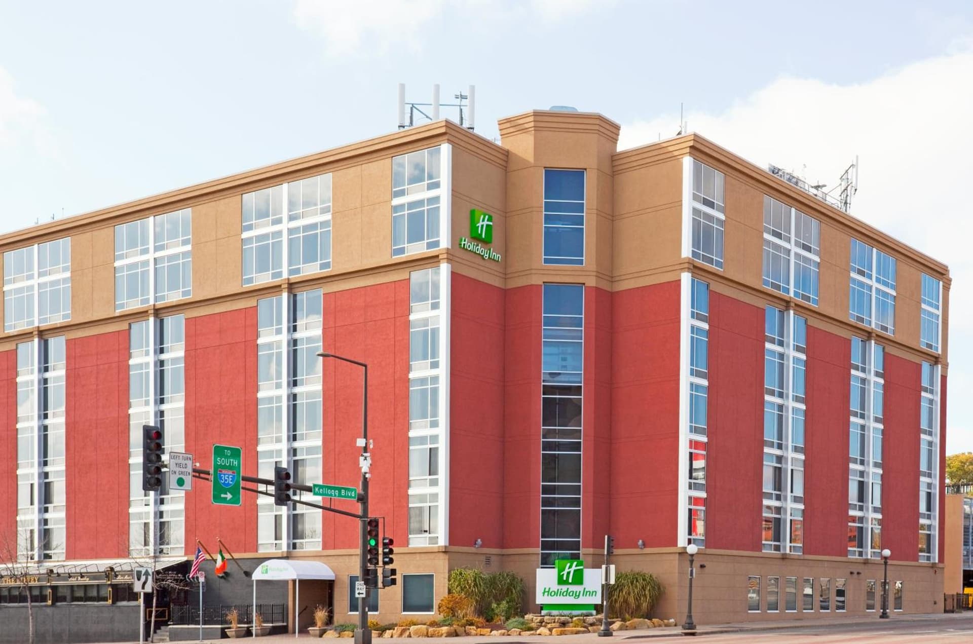 Holiday Inn St. Paul Downtown by IHG gallery photo in Saint Paul, MN — image 27
