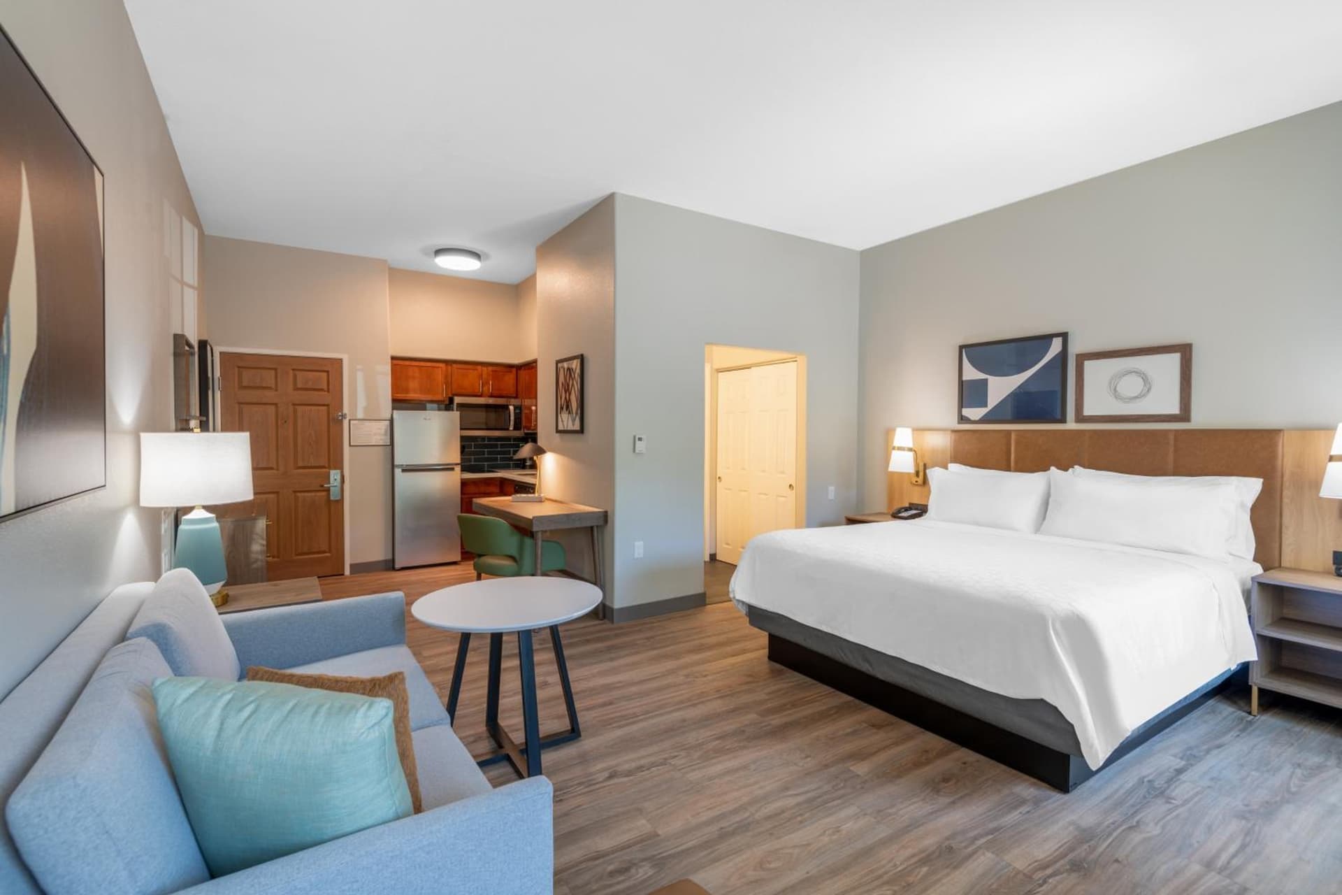 Staybridge Suites Phoenix Glendale Sports Dist by IHG gallery photo in Glendale, AZ — image 5