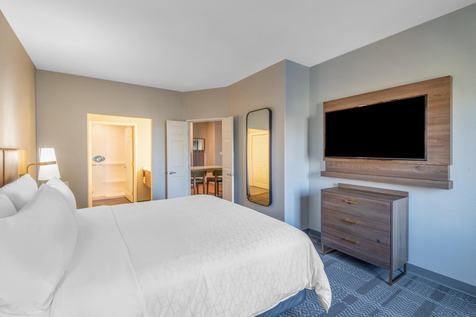 Staybridge Suites Phoenix Glendale Sports Dist by IHG gallery photo in Glendale, AZ — image 7