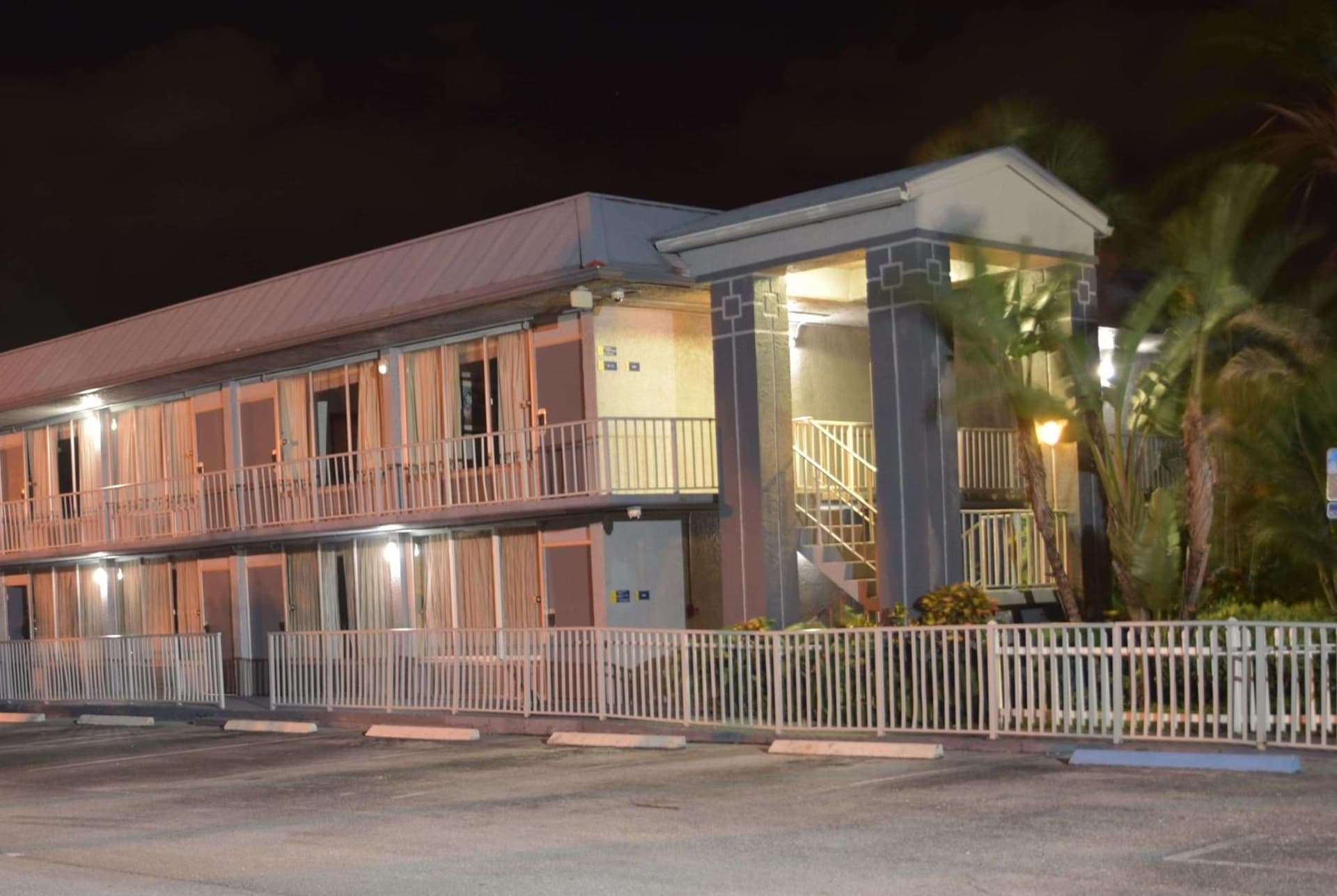 Days Inn by Wyndham Stuart featured exterior or lobby in Stuart, FL — similar hotel
