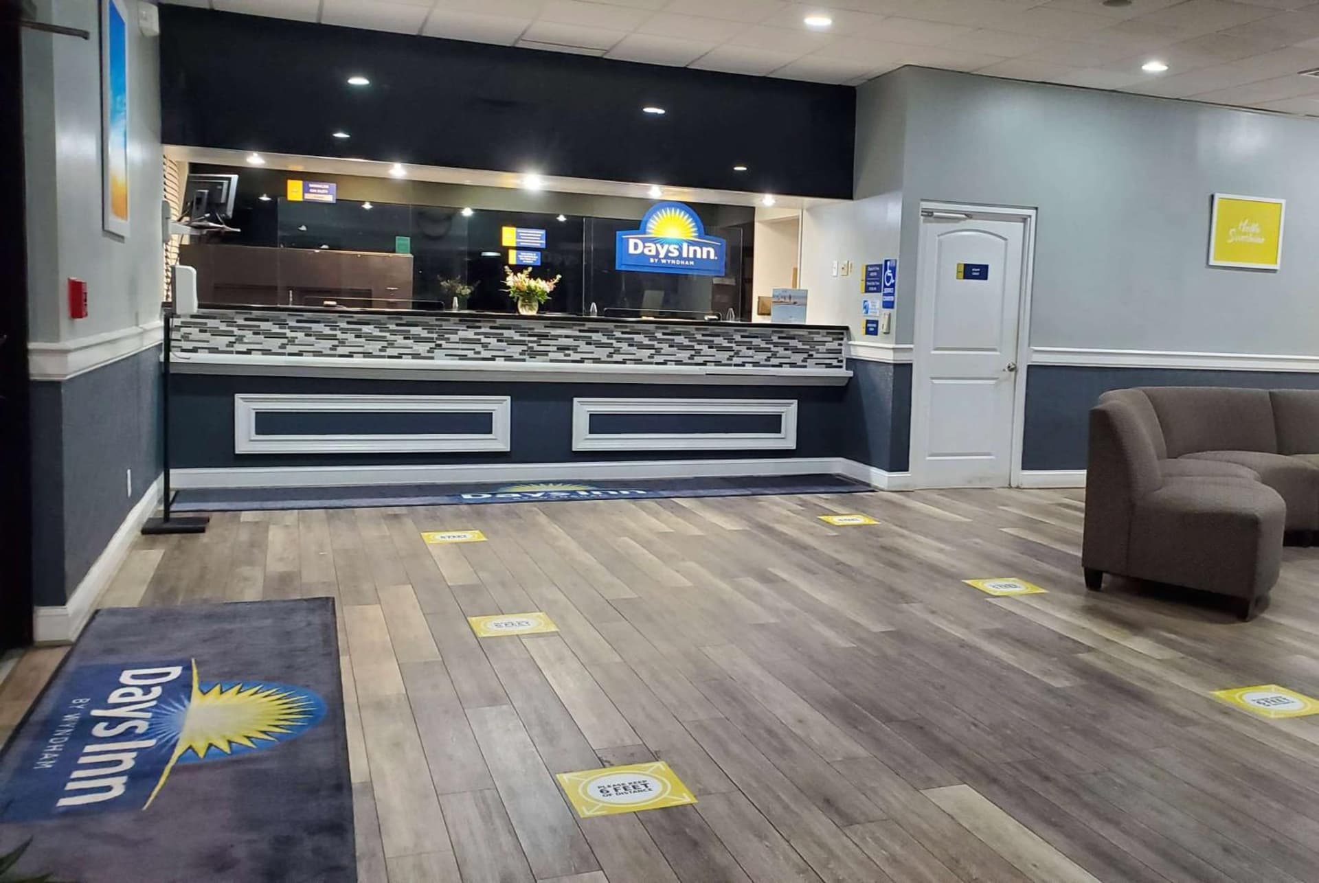 Days Inn by Wyndham Stuart gallery photo in Stuart, FL — image 63
