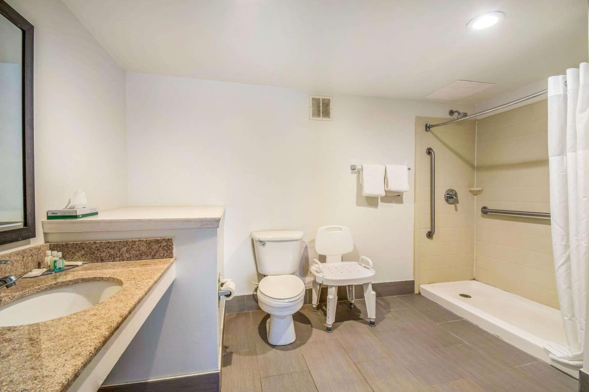 Quality Inn & Suites York East gallery photo in York, PA — image 26