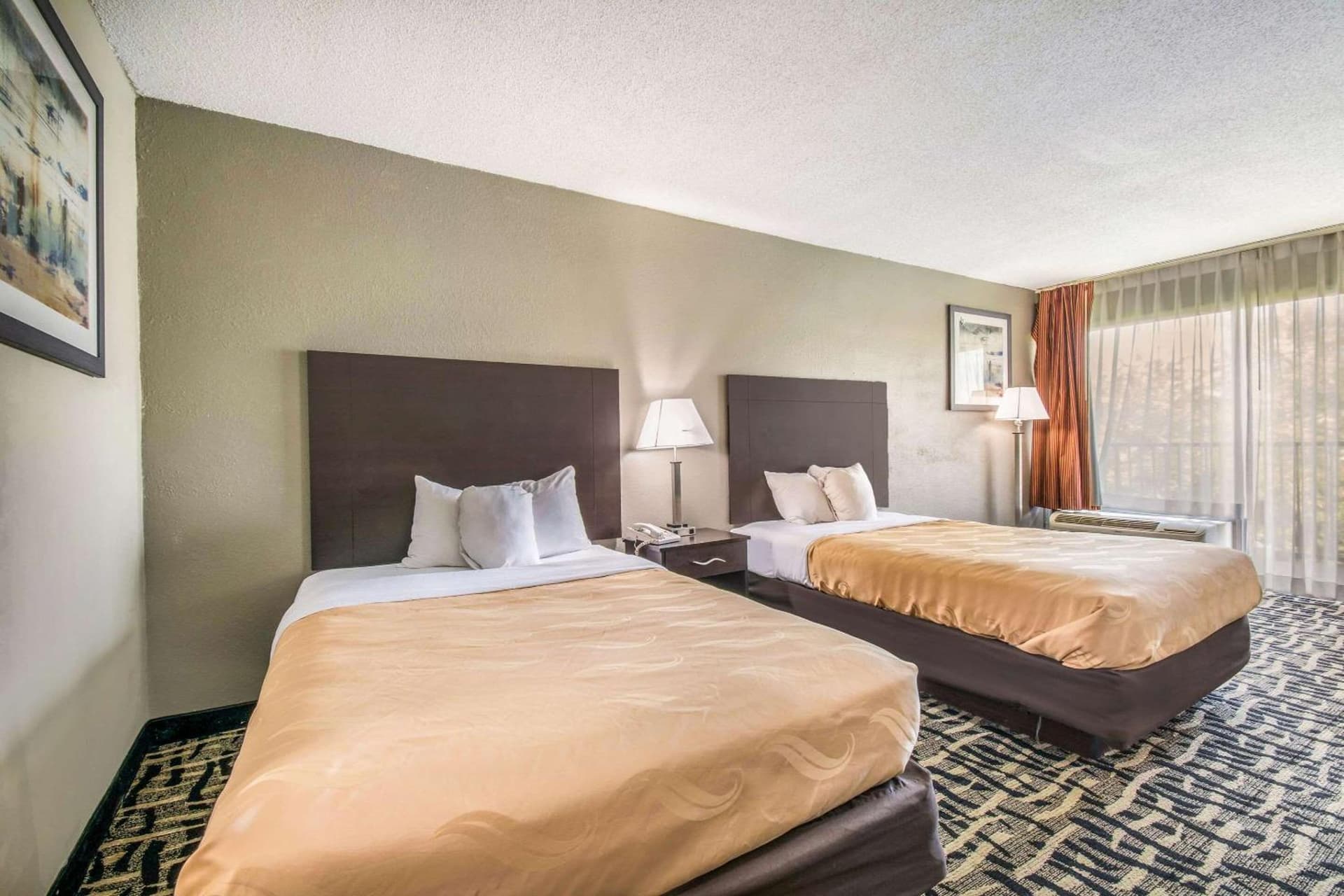 Quality Inn & Suites York East gallery photo in York, PA — image 4