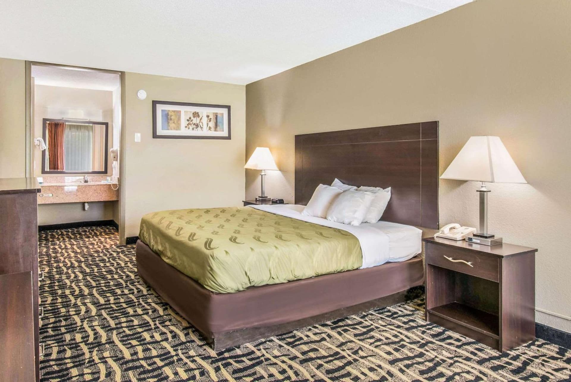 Quality Inn & Suites York East interior in York, PA — gallery photo 2