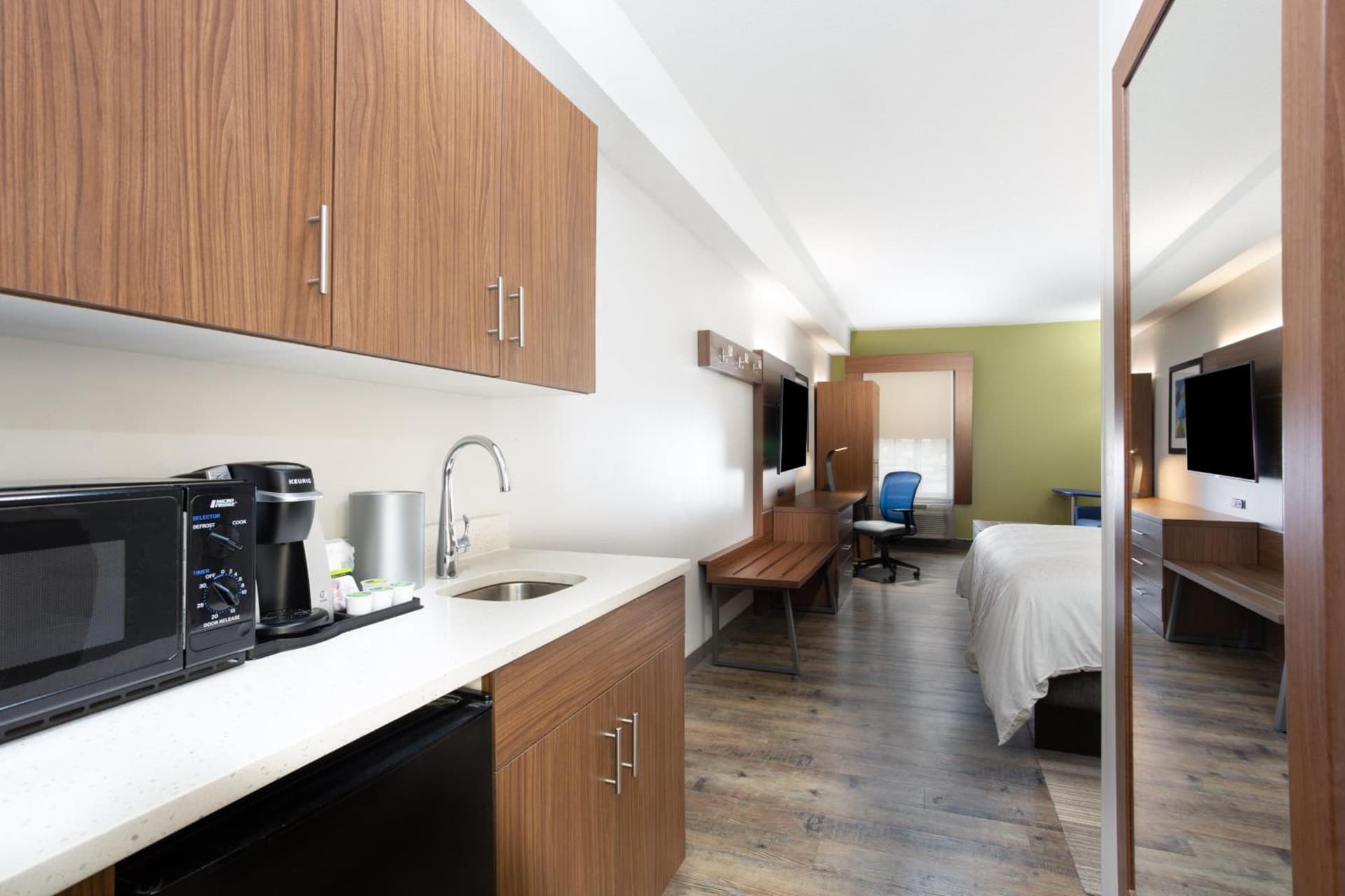 Holiday Inn Express & Suites - Morehead City by IHG gallery photo in Morehead City, NC — image 43