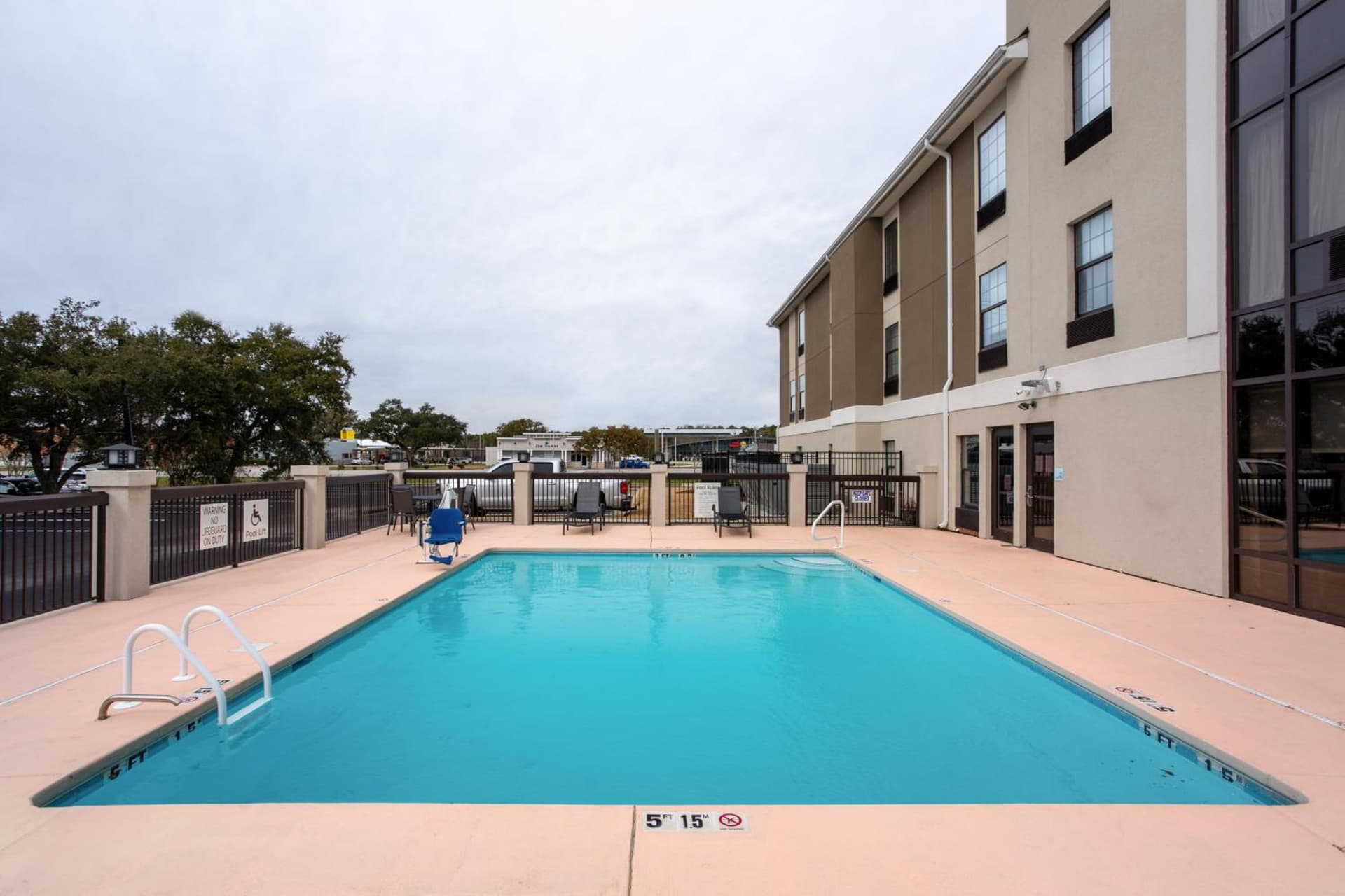Holiday Inn Express & Suites - Morehead City by IHG gallery photo in Morehead City, NC — image 57