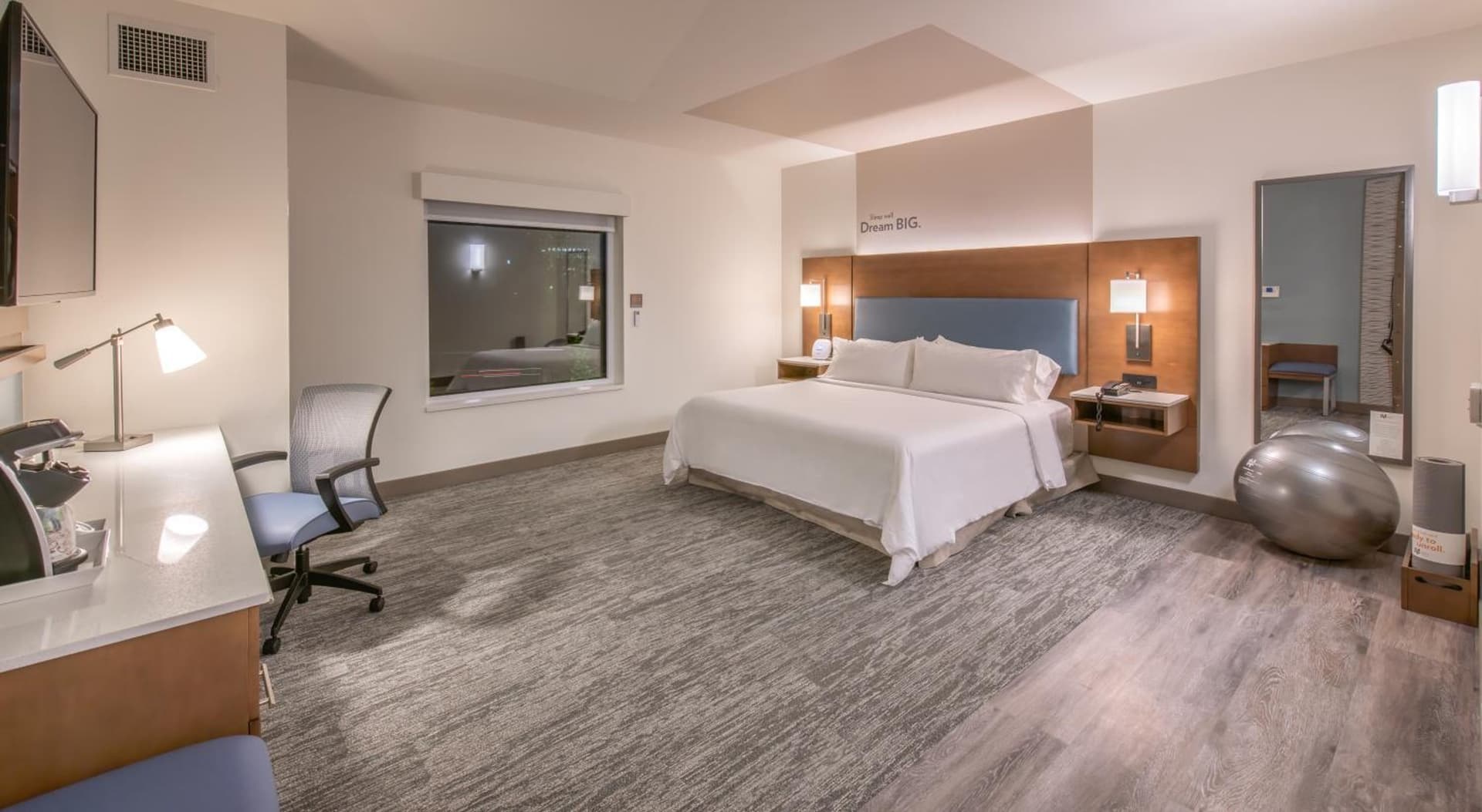 EVEN Hotel Atlanta - Ballpark Area by IHG gallery photo in Atlanta, GA — image 41