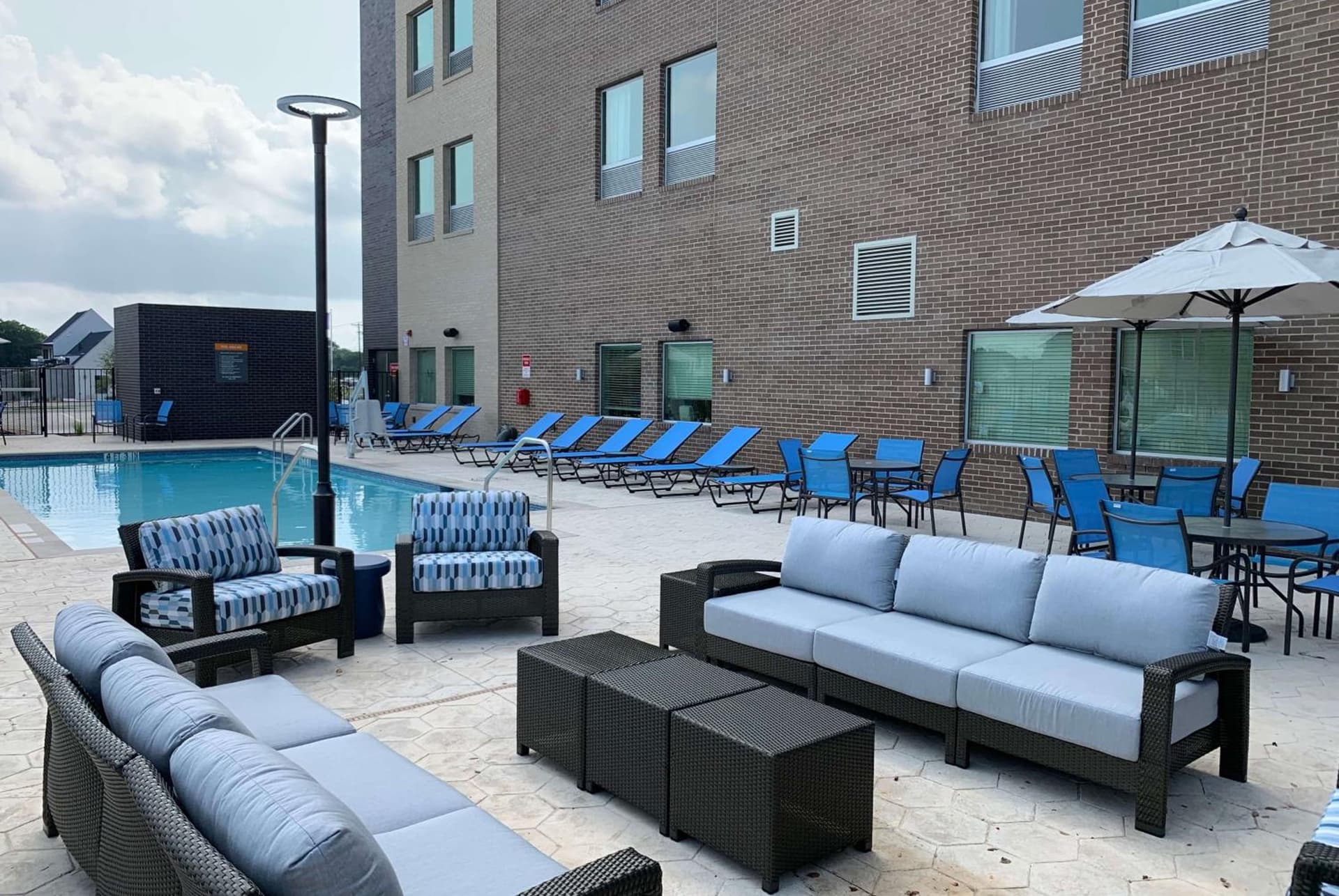 La Quinta Inn & Suites by Wyndham Round Rock near Kalahari gallery photo in Round Rock, TX — image 8