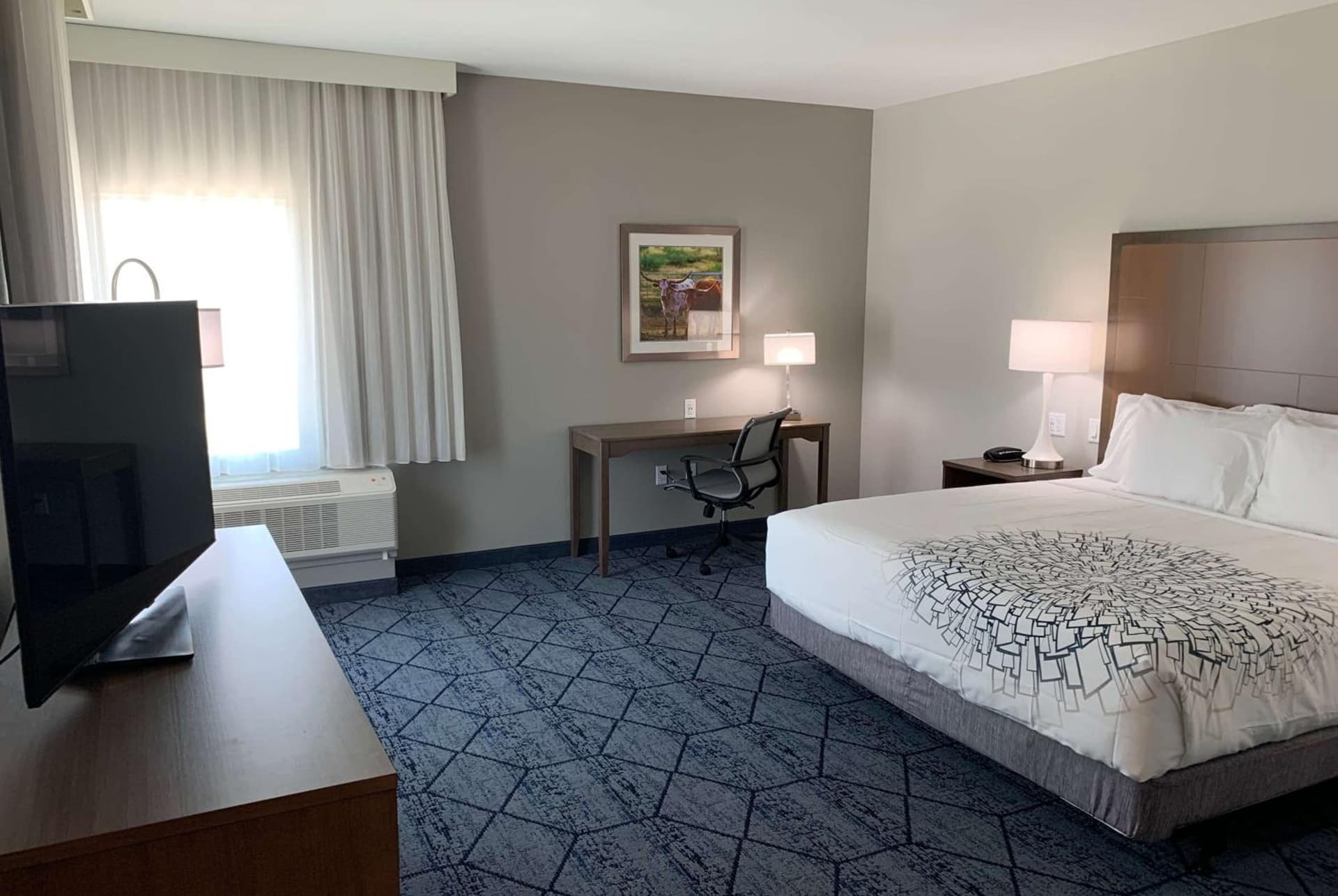 La Quinta Inn & Suites by Wyndham Round Rock near Kalahari gallery photo in Round Rock, TX — image 5