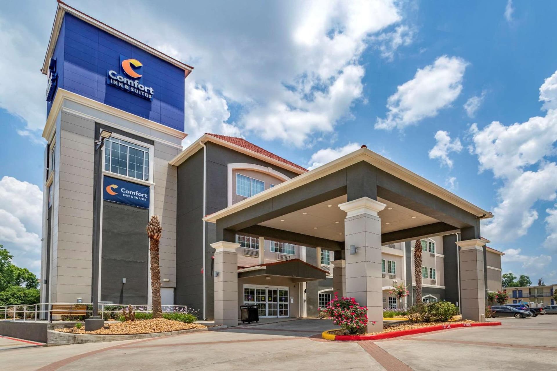 Comfort Inn & Suites Cleveland TX interior in Cleveland, TX — gallery photo 2