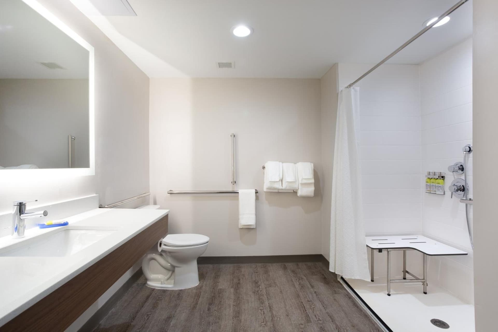 Holiday Inn Express & Suites - Morehead City by IHG gallery photo in Morehead City, NC — image 15