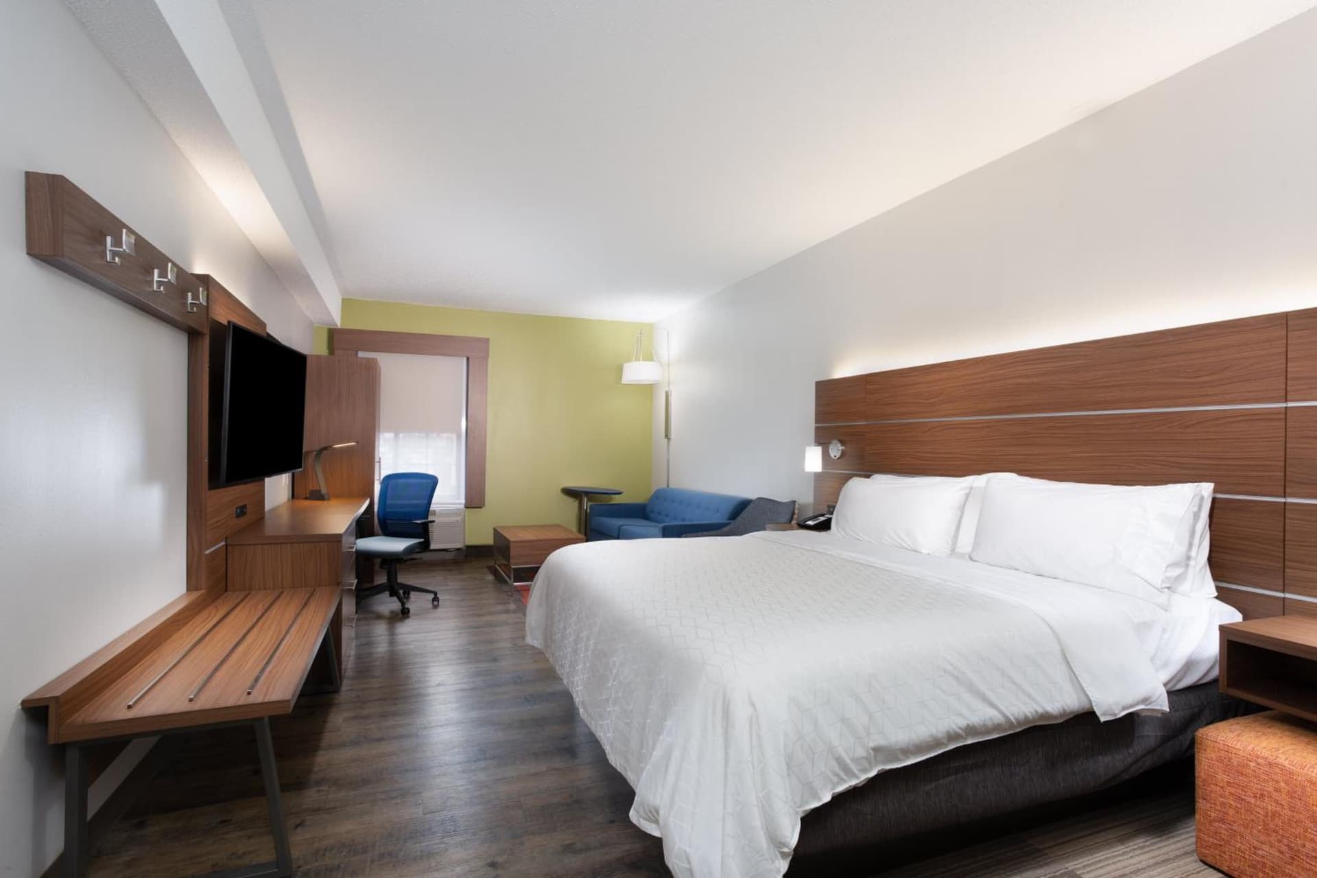 Holiday Inn Express & Suites - Morehead City by IHG gallery photo in Morehead City, NC — image 6