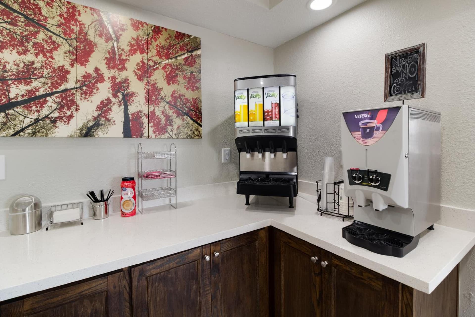 Red Roof Inn PLUS + Galveston - Beachfront gallery photo in Galveston, TX — image 21