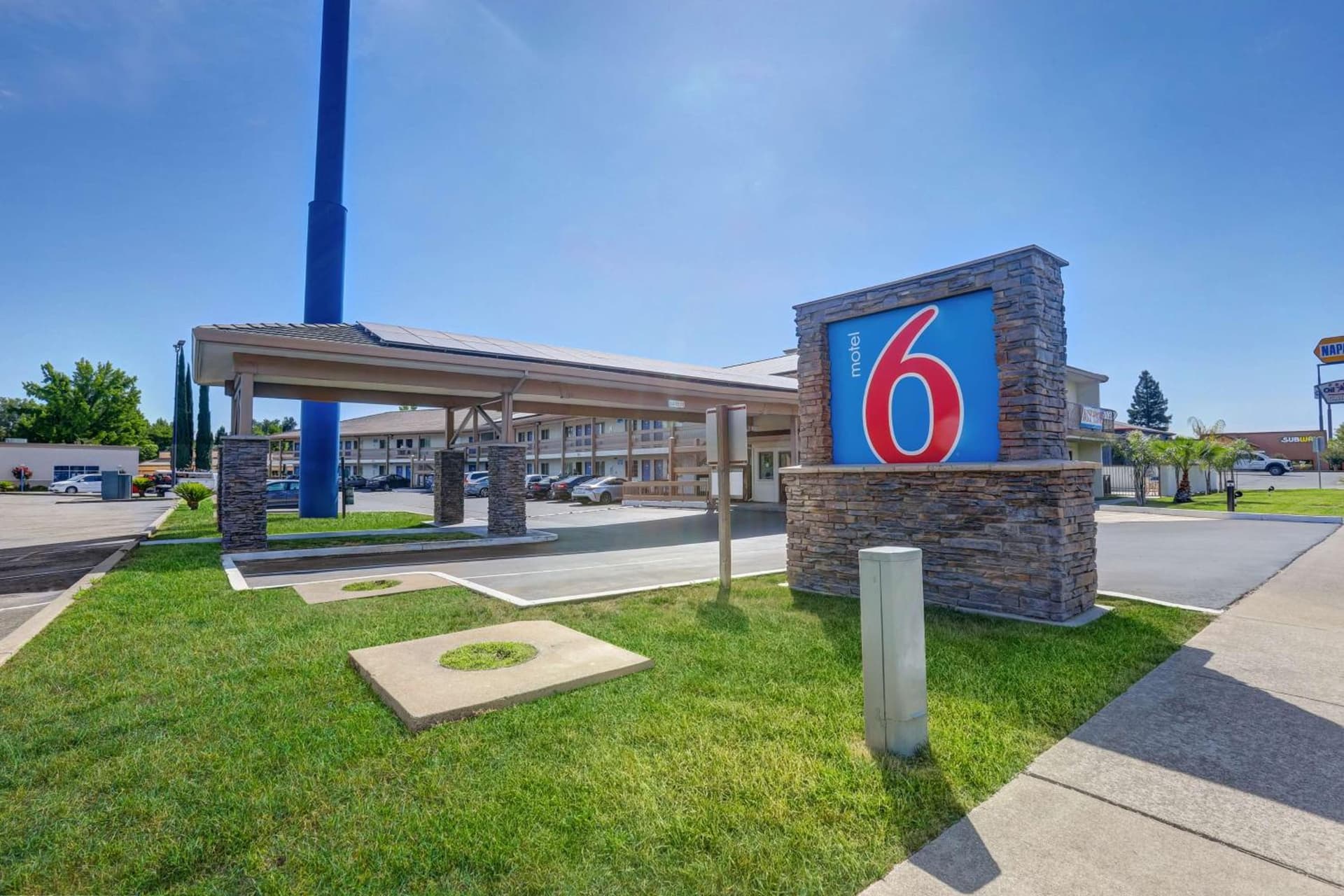 Motel 6-Anderson, CA - Redding Airport featured exterior or lobby in Anderson, CA — similar hotel