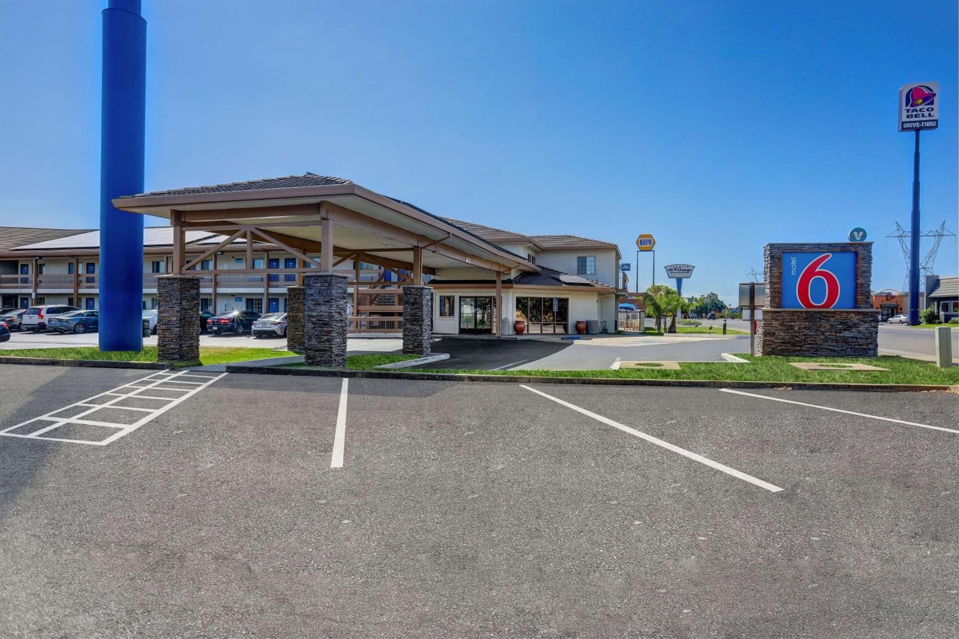 Motel 6-Anderson, CA - Redding Airport property views in Anderson, CA — gallery photo 3