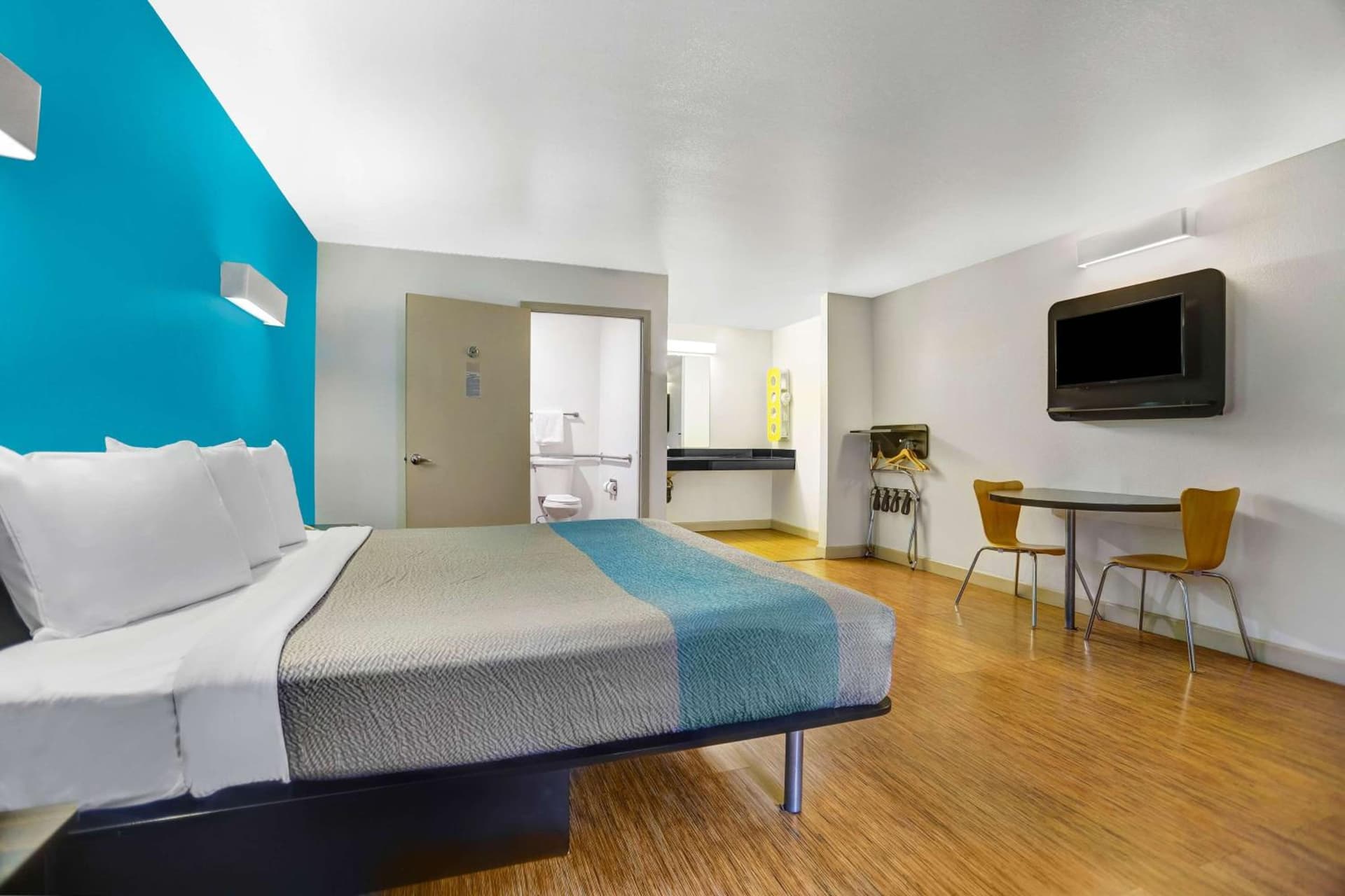 Motel 6-Anderson, CA - Redding Airport gallery photo in Anderson, CA — image 7