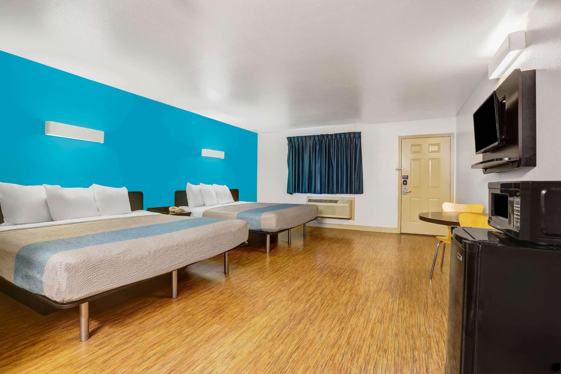 Motel 6-Anderson, CA - Redding Airport interior in Anderson, CA — gallery photo 2