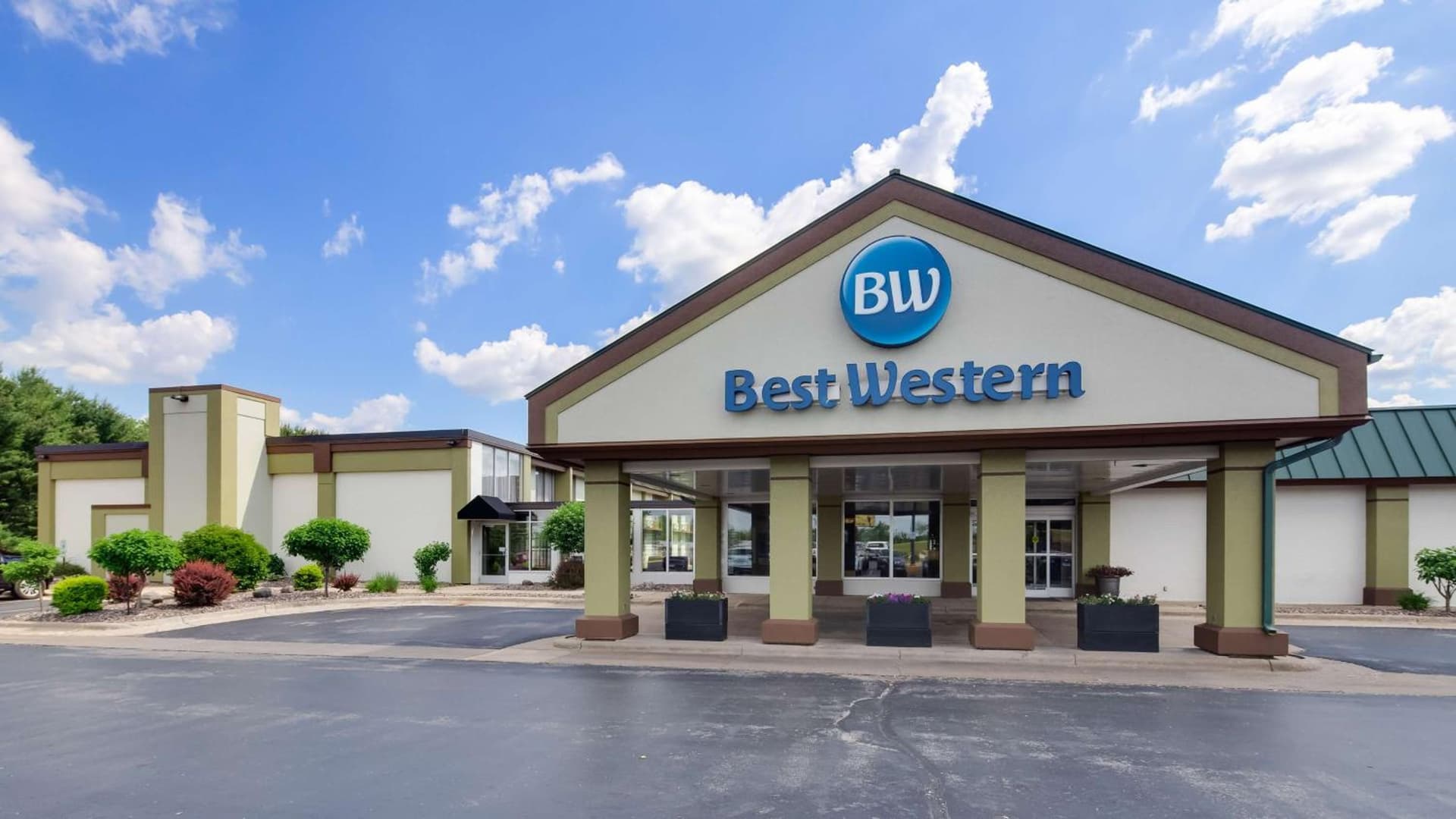 Best Western Tomah Hotel property views in Tomah, WI — gallery photo 3