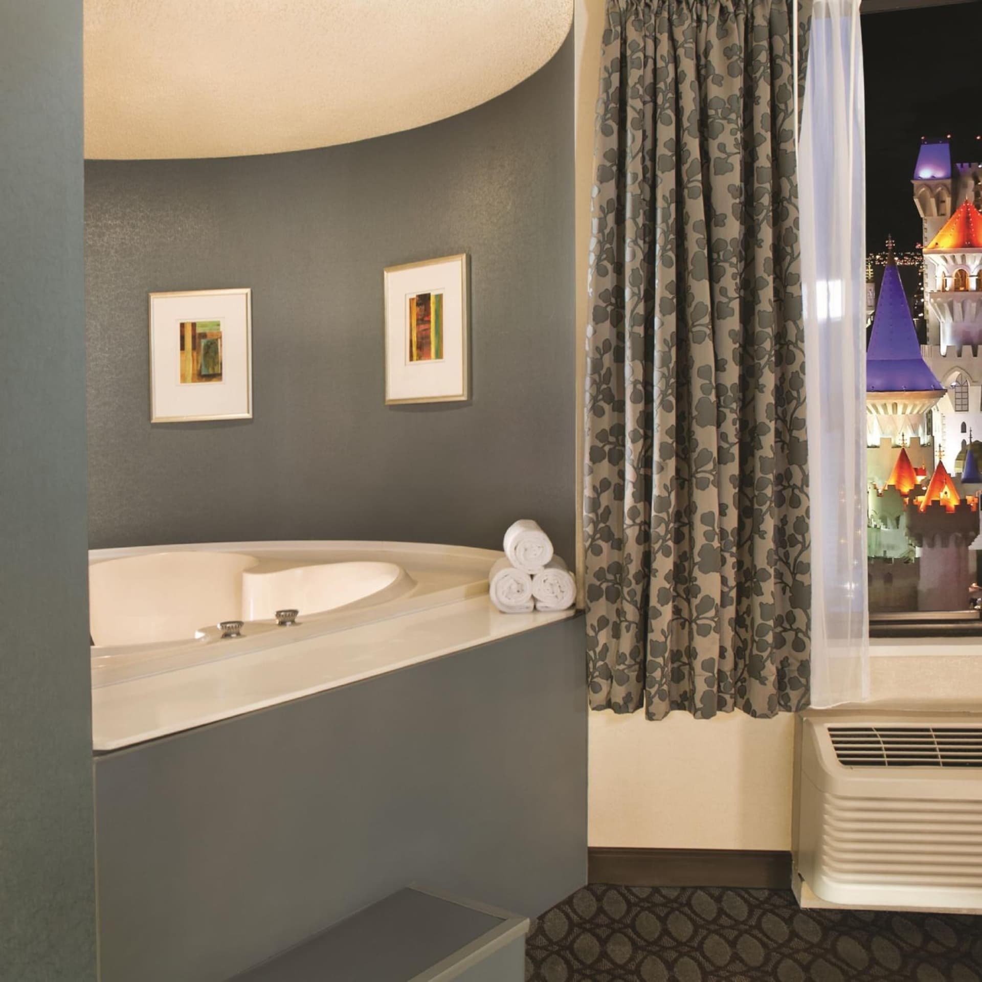 Excalibur gallery photo in Las Vegas, NV — image 21