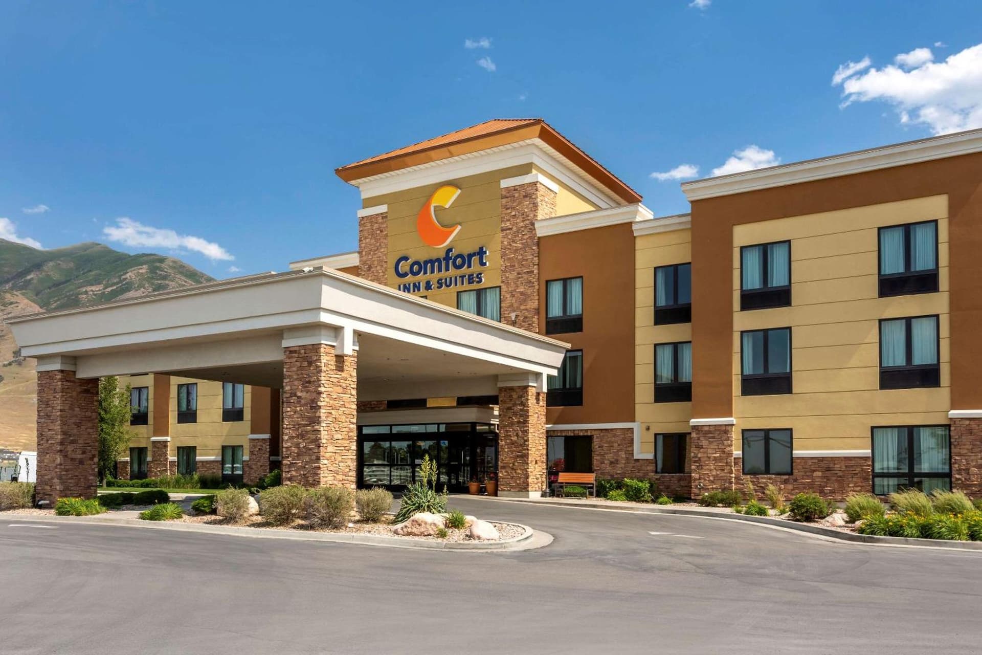 Comfort Inn & Suites Tooele-Salt Lake City interior in Tooele, UT — gallery photo 2
