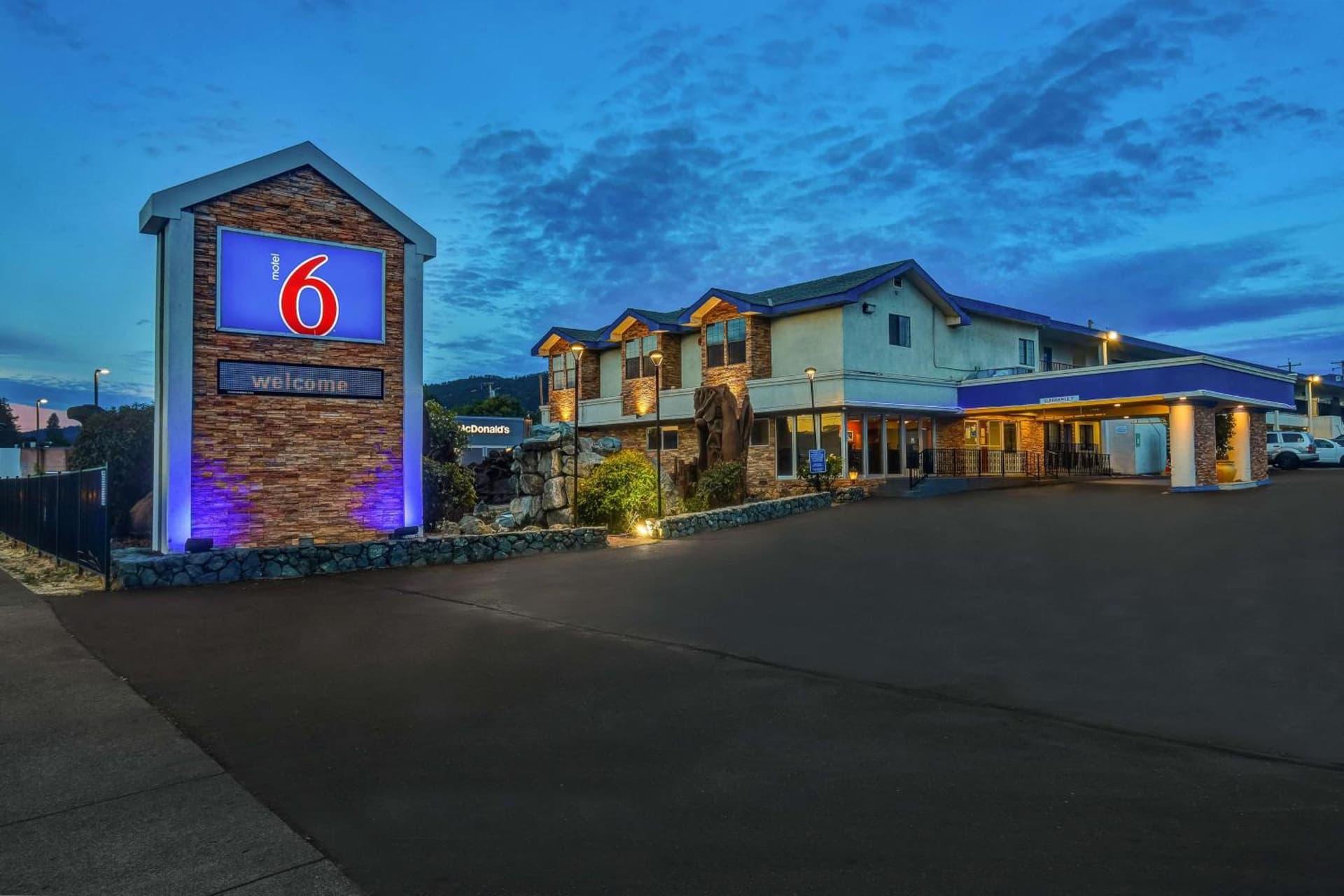 Motel 6-Ukiah, CA - North featured exterior or lobby in Ukiah, CA — similar hotel