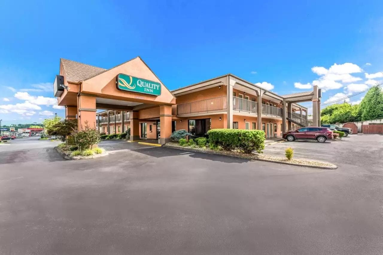 Quality Inn Johnson City near Downtown interior in Johnson City, TN — gallery photo 2