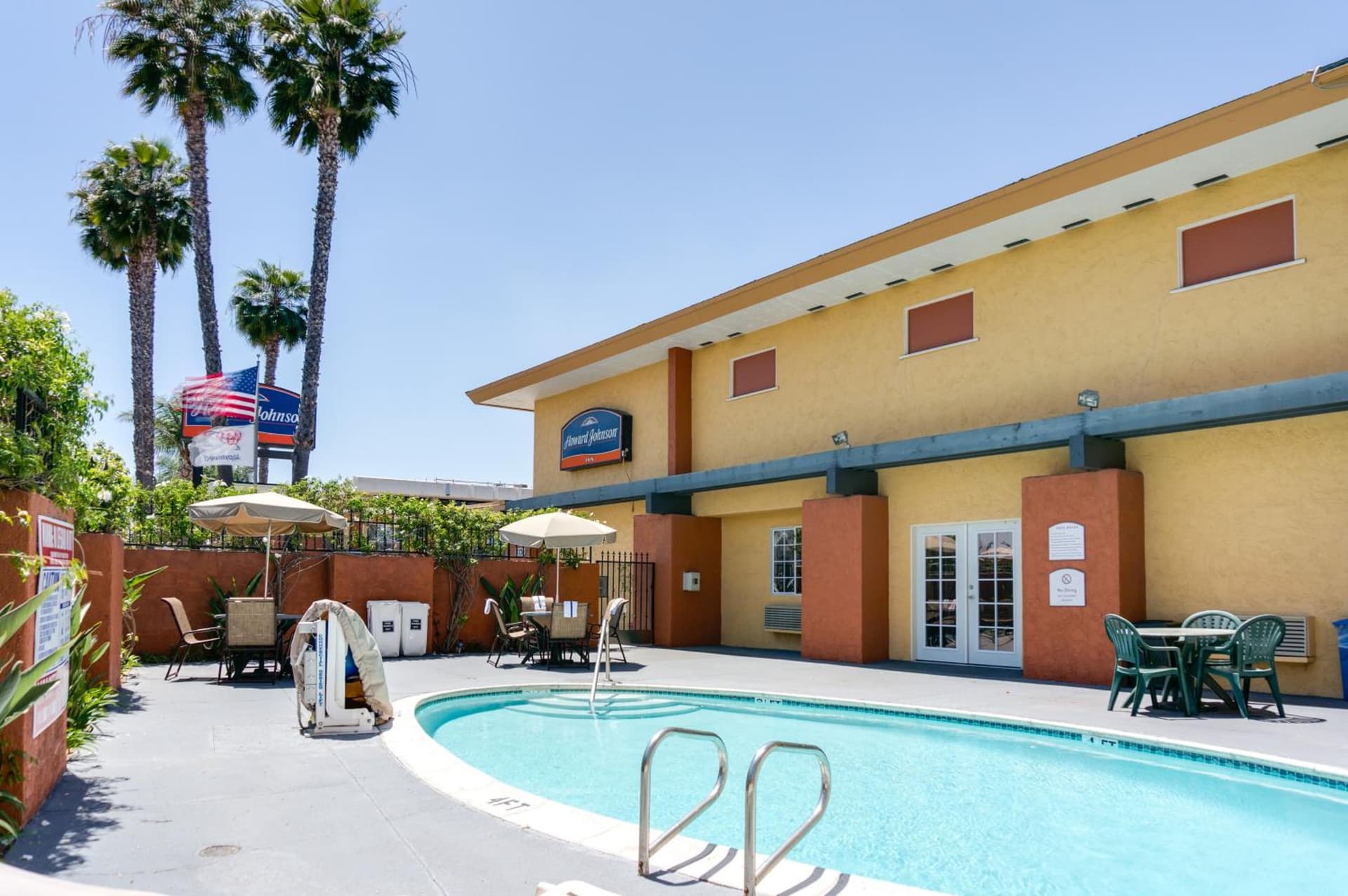 Howard Johnson by Wyndham San Diego Sea World gallery photo in San Diego, CA — image 21