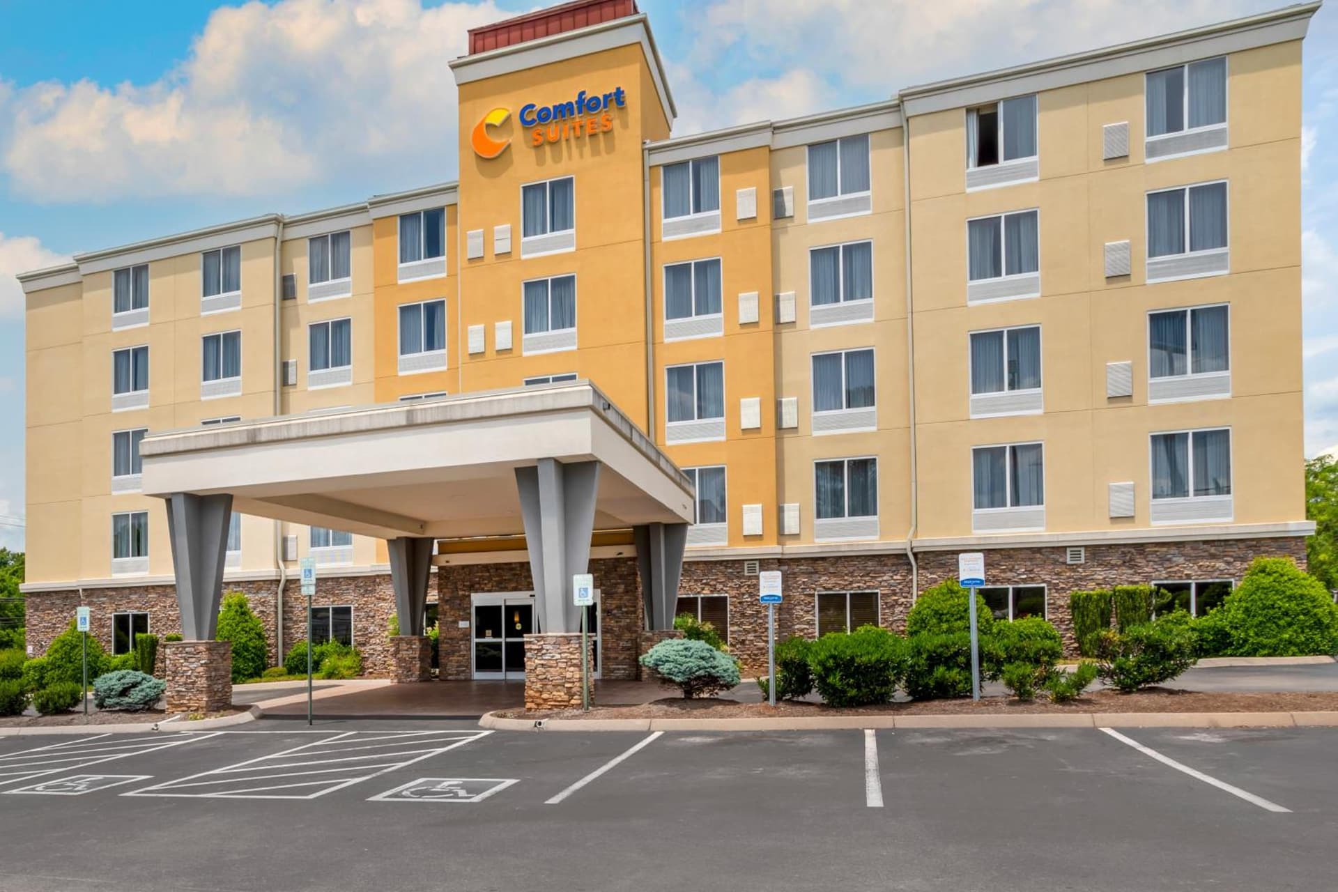 Comfort Suites Knoxville North interior in Knoxville, TN — gallery photo 2