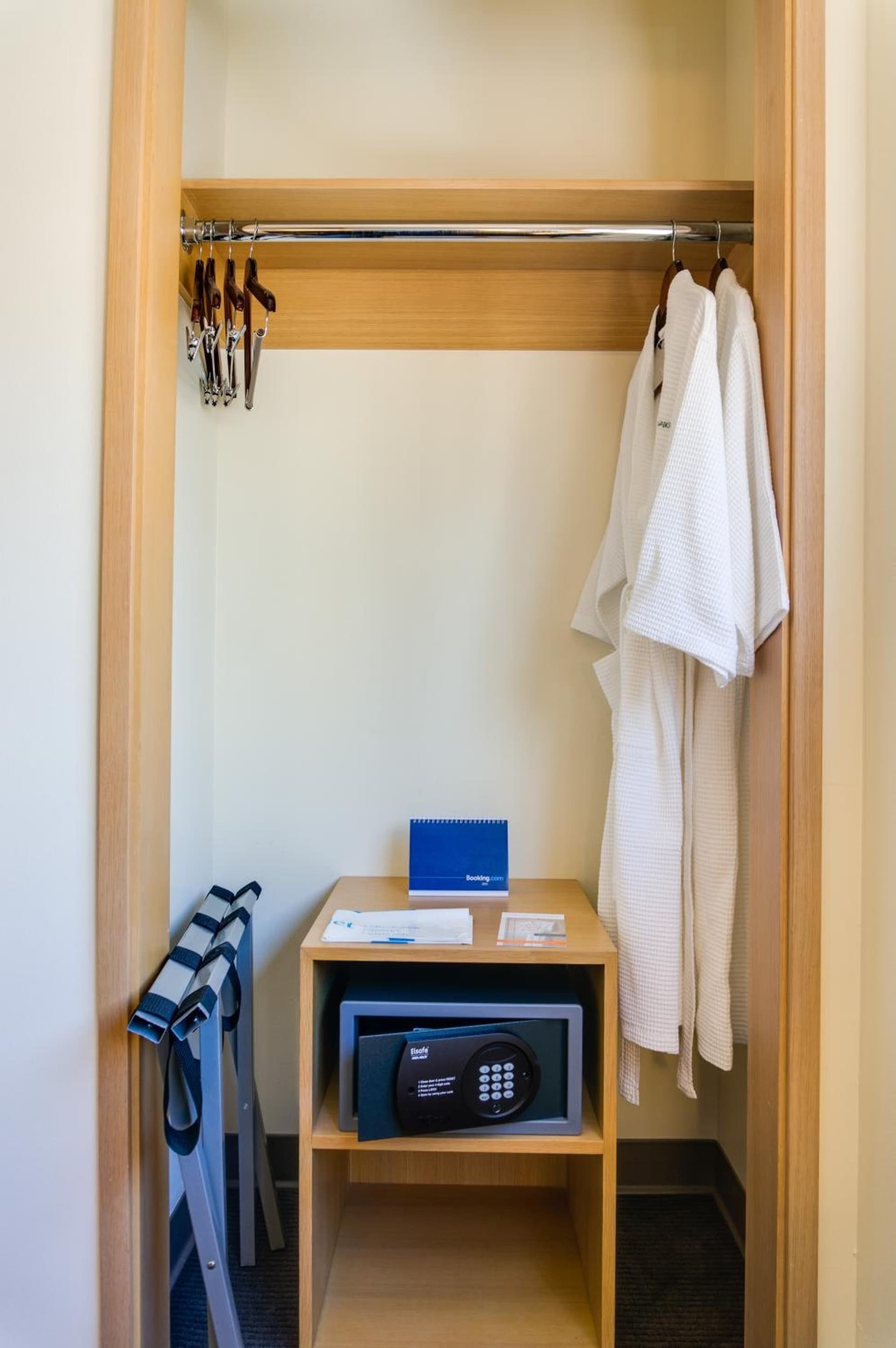 VIVE Hotel Waikiki gallery photo in Honolulu, HI — image 120