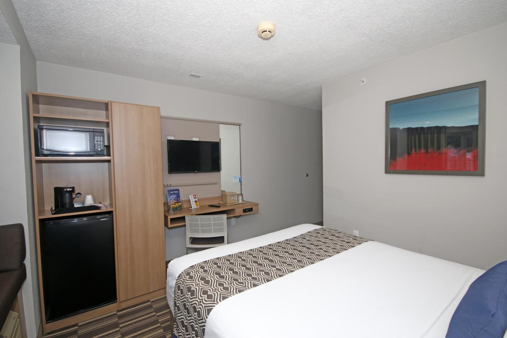 Microtel Inn by Wyndham Greensboro interior in Greensboro, NC — gallery photo 2