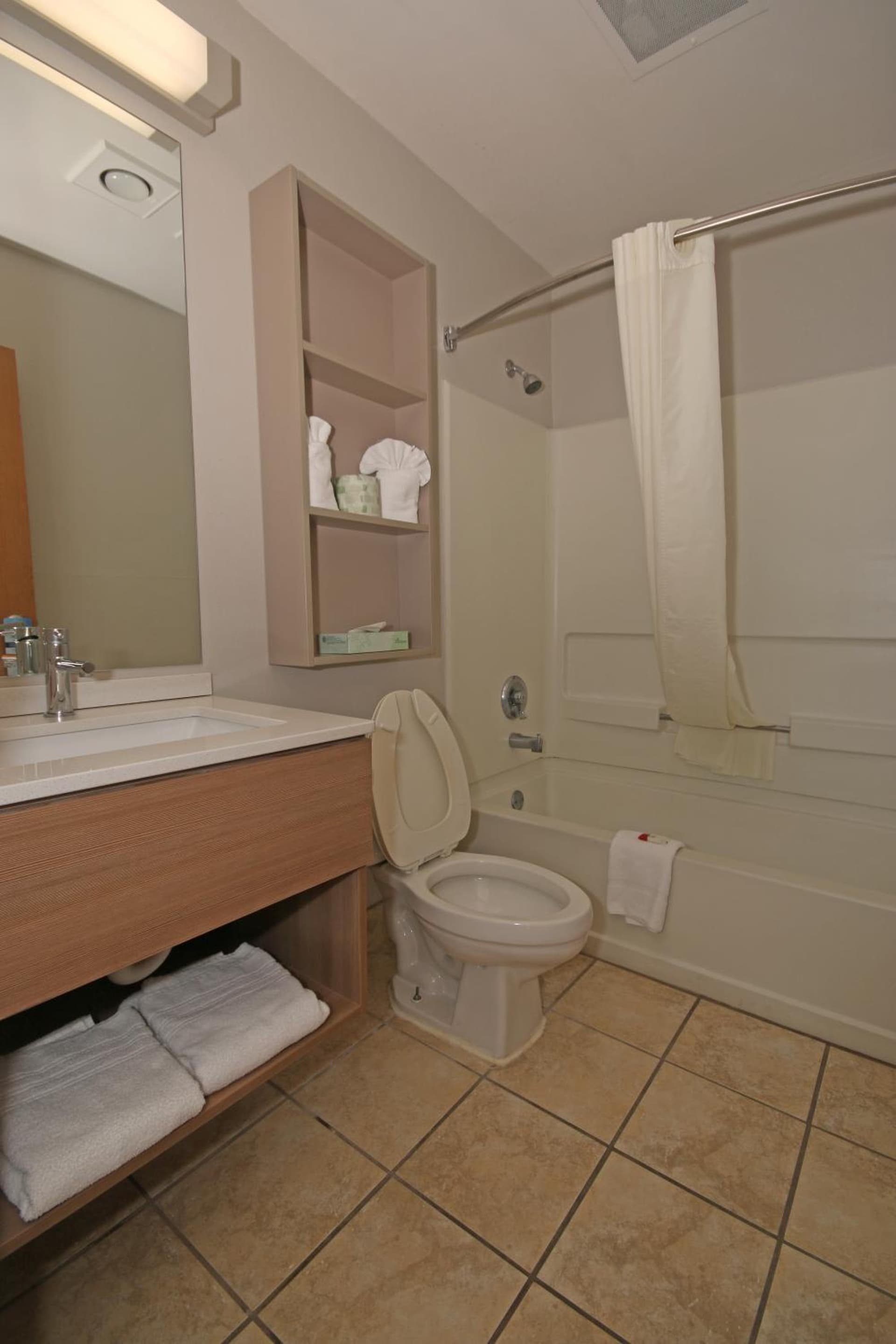 Microtel Inn by Wyndham Greensboro gallery photo in Greensboro, NC — image 7