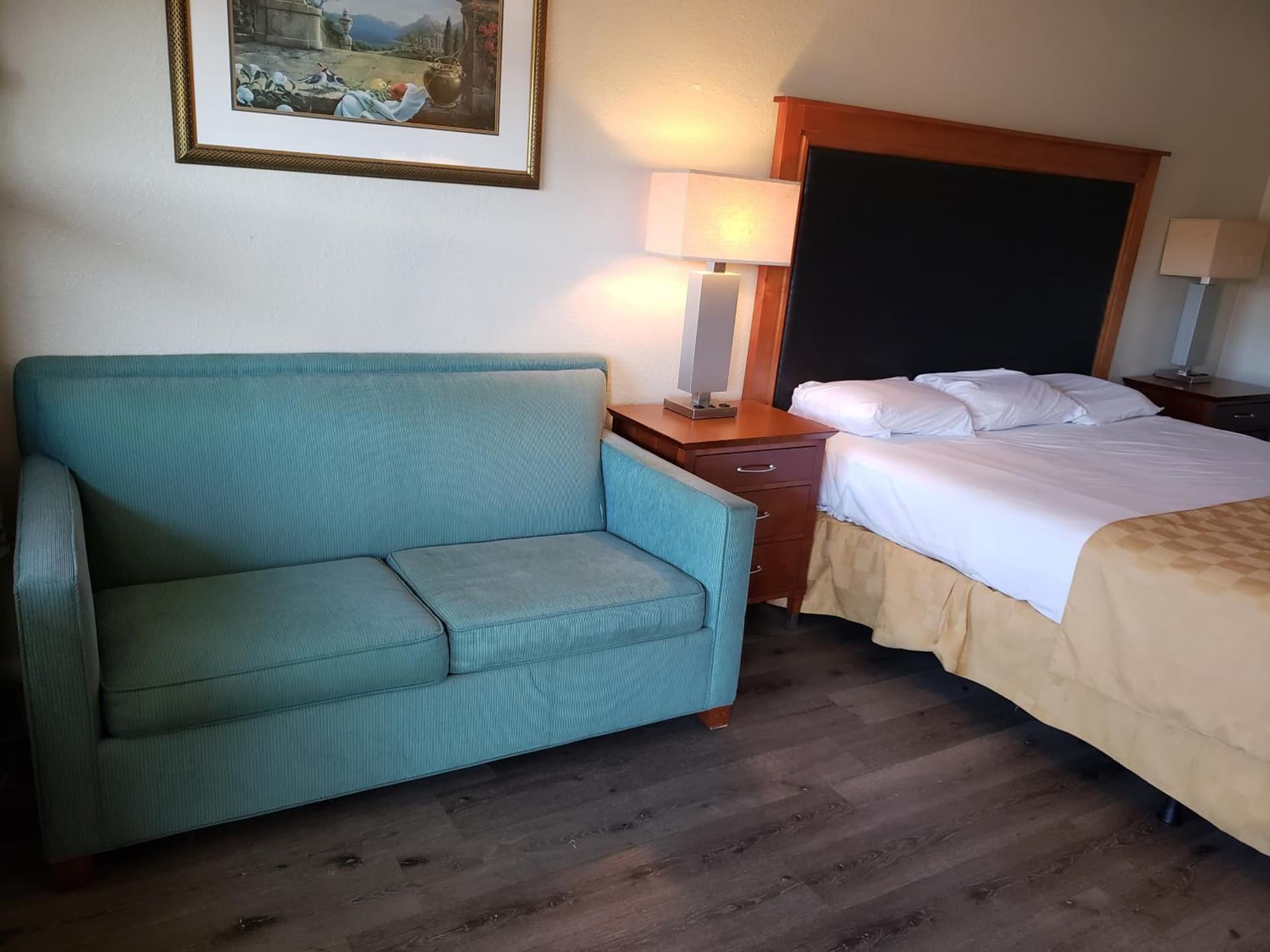 Knights Inn Kissimmee interior in Kissimmee, FL — gallery photo 2