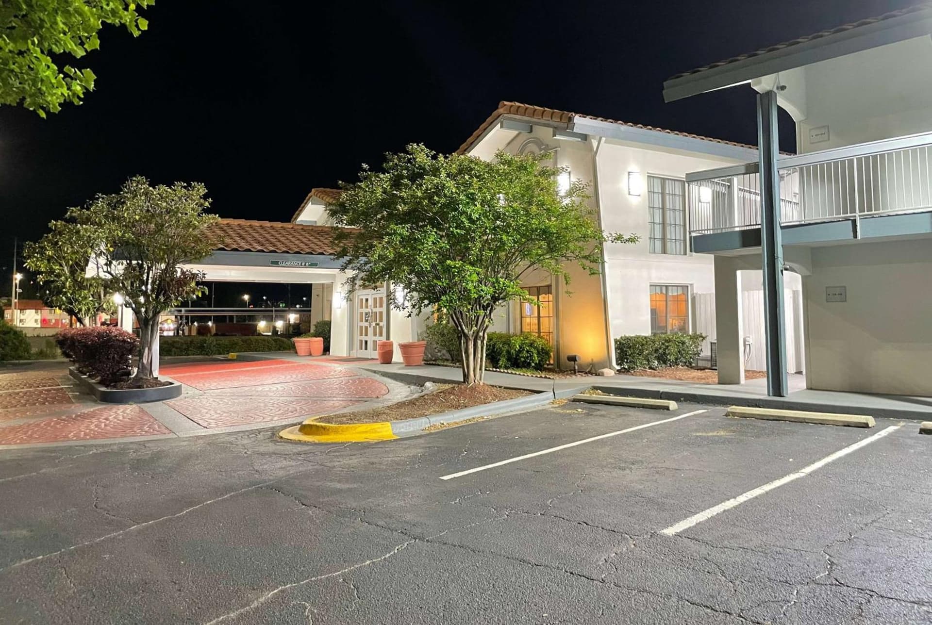 Quality Inn & Suites Tuscaloosa near University featured exterior or lobby in Tuscaloosa, AL — similar hotel