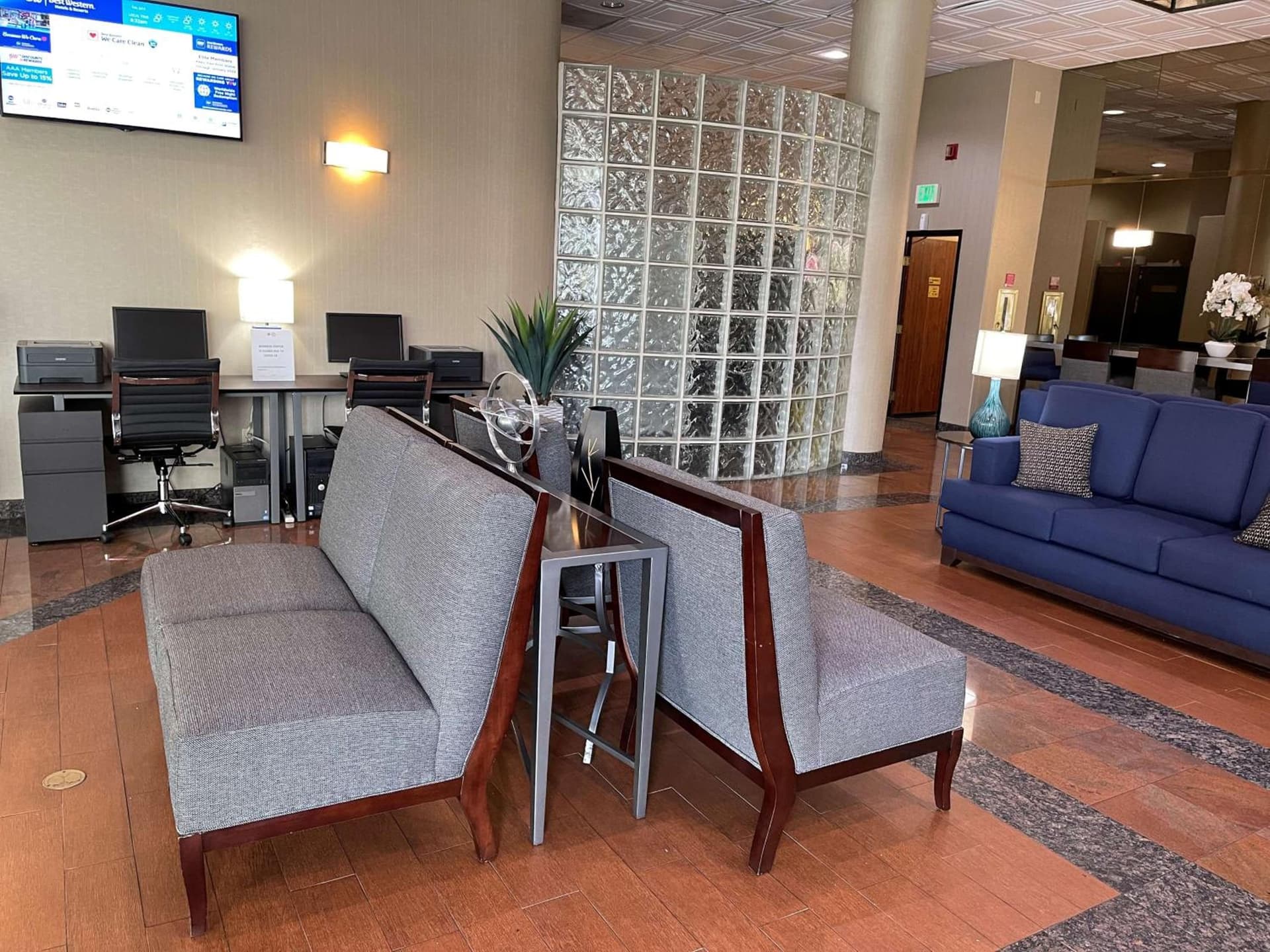Best Western Plus Suites Hotel - LAX Airport LA Stadium gallery photo in Inglewood, CA — image 17