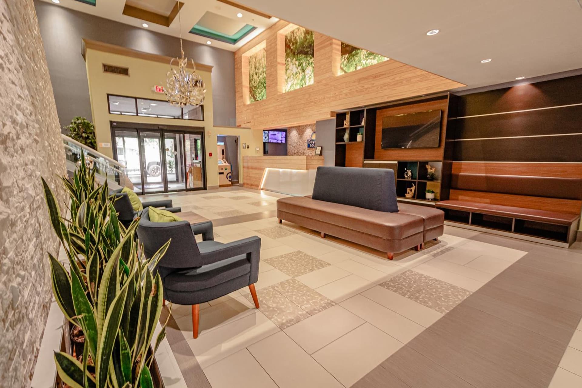 Days Inn & Suites by Wyndham Fort Myers Near JetBlue Park gallery photo in Fort Myers, FL — image 34