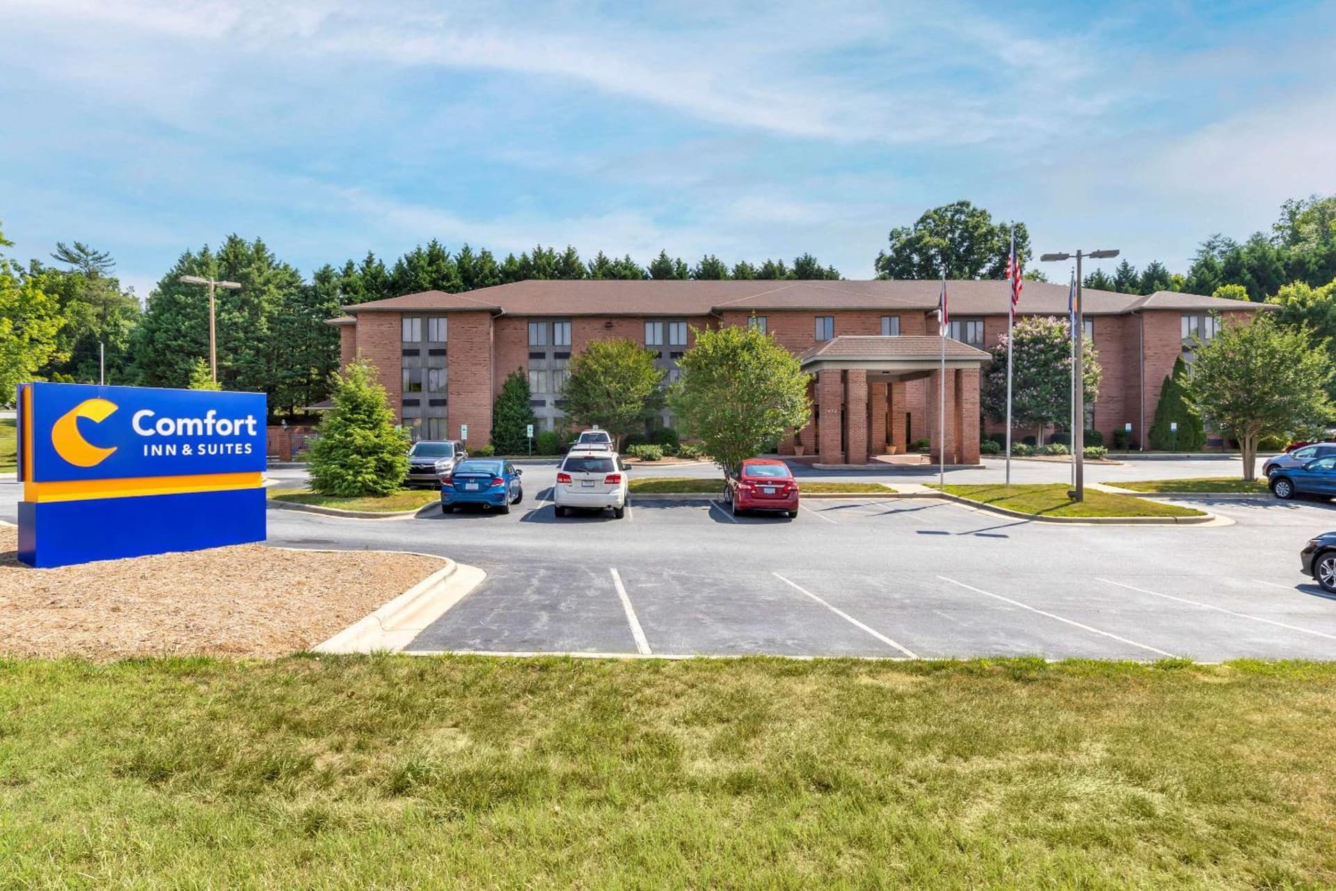 Comfort Inn & Suites Lenoir Hwy 321 Northern Foothills interior in Lenoir, NC — gallery photo 2