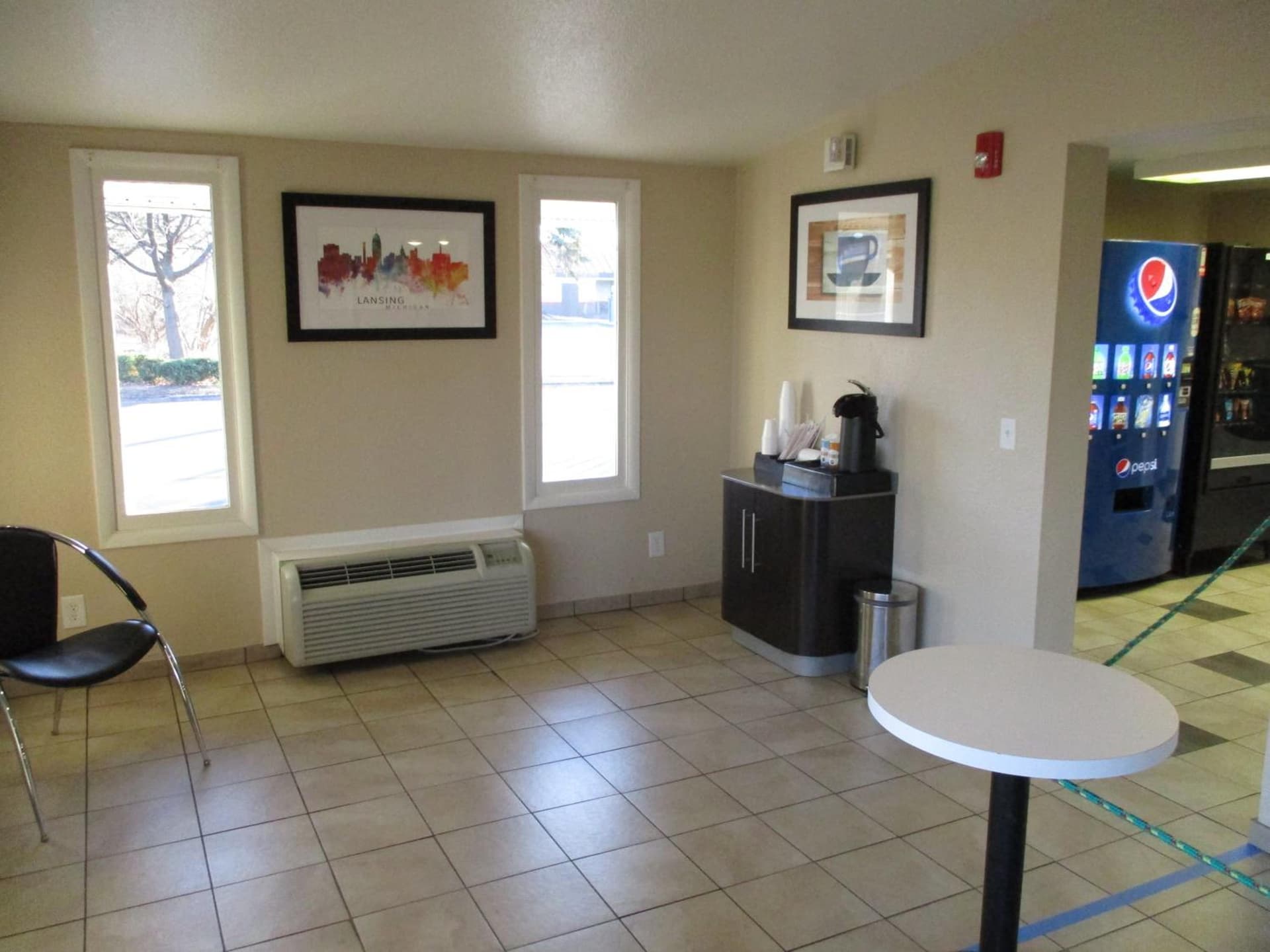 Travelodge by Wyndham Lansing gallery photo in Lansing, MI — image 9