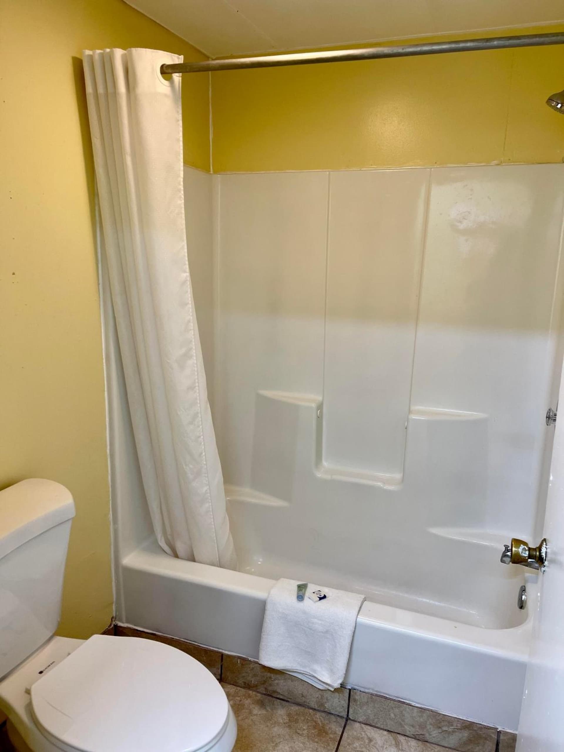 Economy Motel property views in Galloway, NJ — gallery photo 3