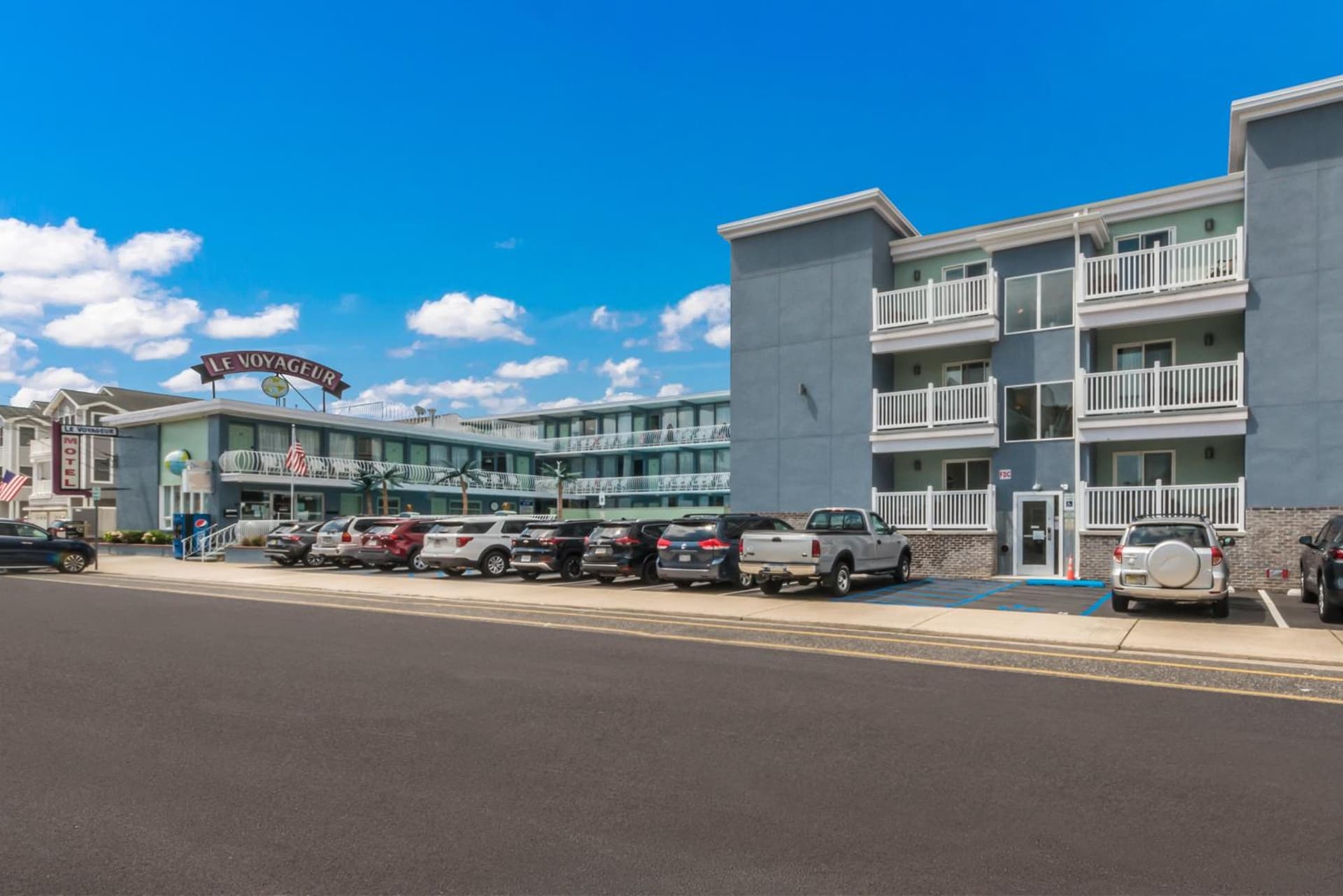 Le Voyageur featured exterior or lobby in Wildwood, NJ — similar hotel
