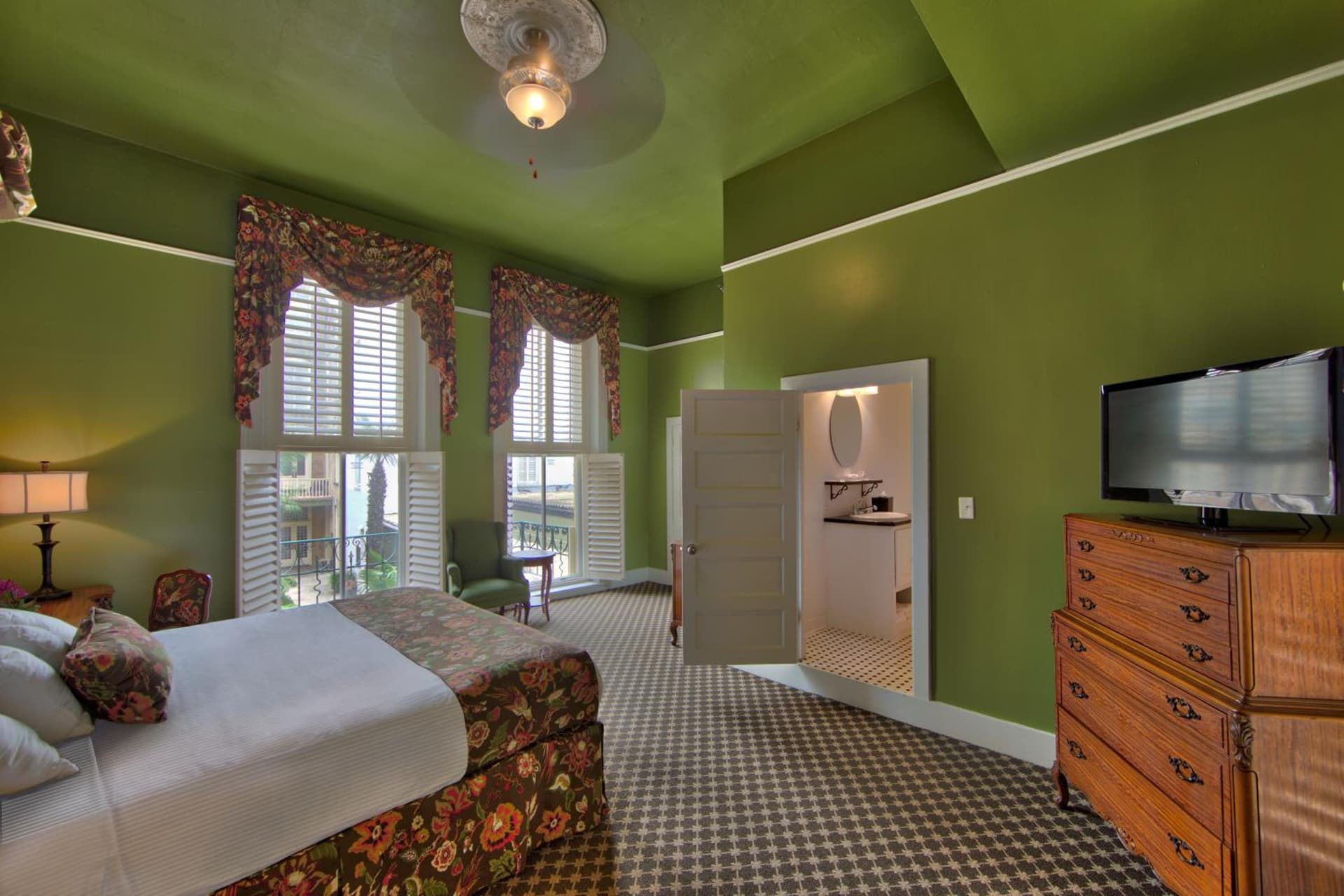 Menger Hotel interior in San Antonio, TX — gallery photo 2