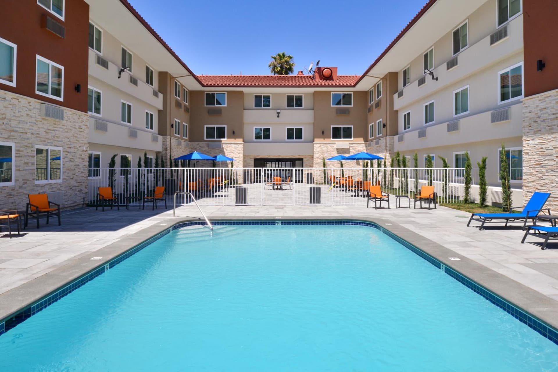 Holiday Inn Express - Santa Rosa North by IHG interior in Santa Rosa, CA — gallery photo 2