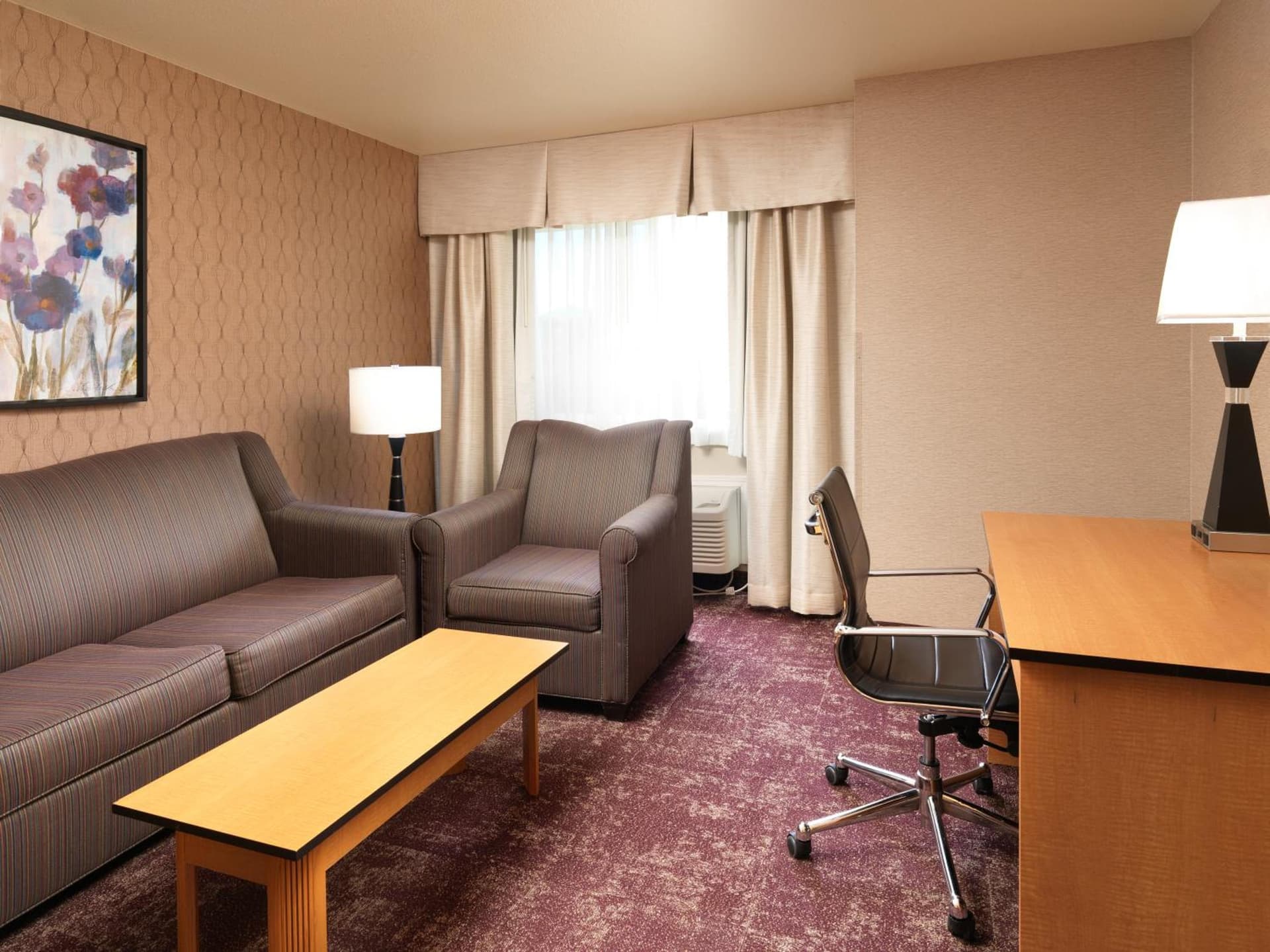 Crystal Inn Hotel & Suites - West Valley City gallery photo in West Valley City, UT — image 10