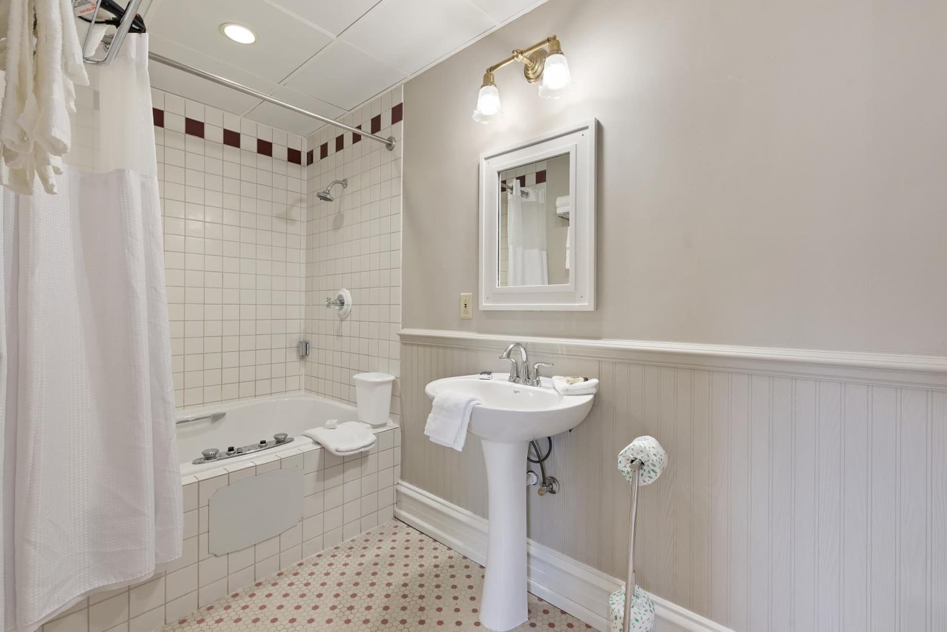 The Audubon Inn LLC interior in Mayville, WI — gallery photo 2