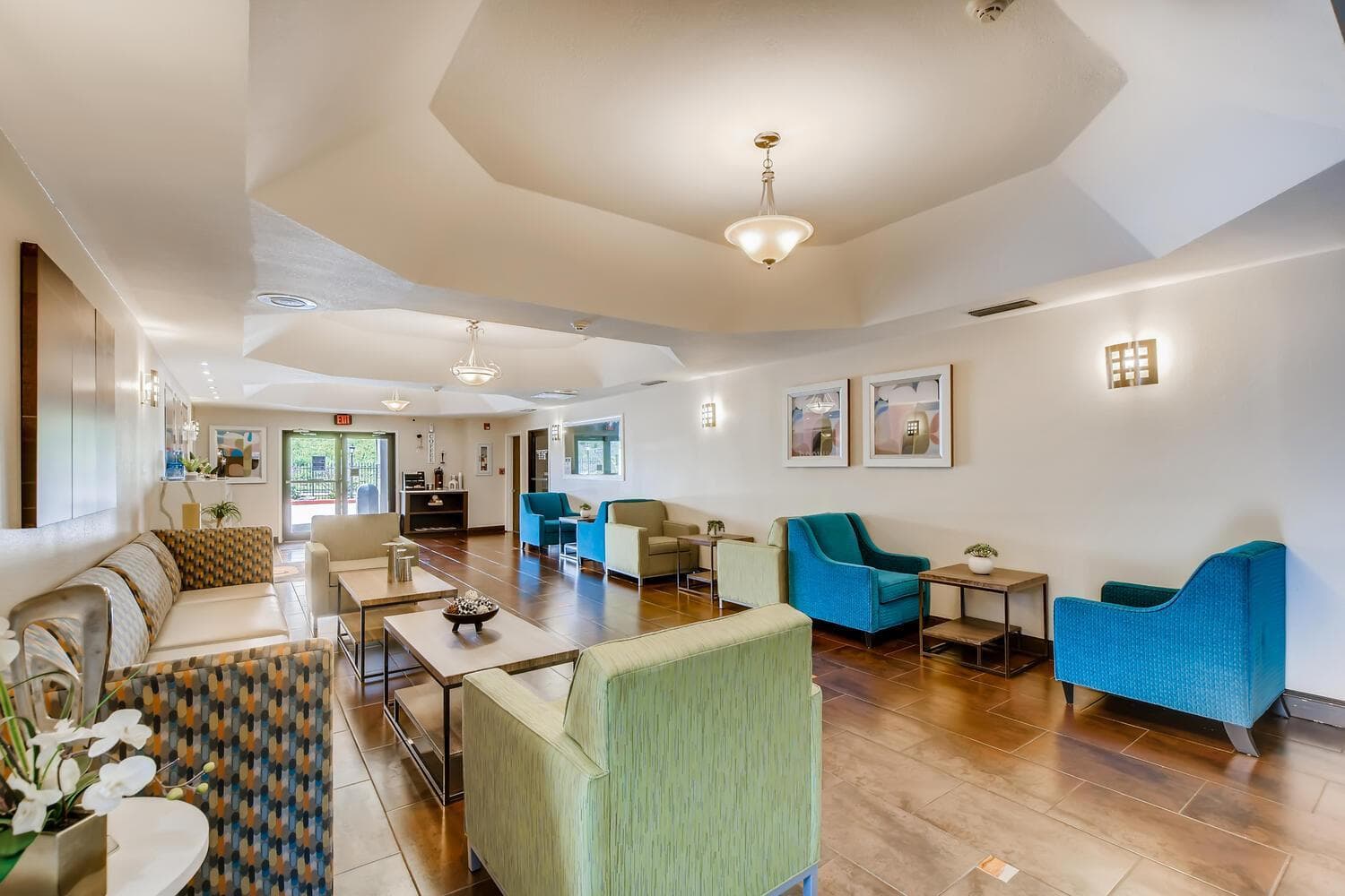 Orangewood Inn and Suites Midtown interior in Austin, TX — gallery photo 2