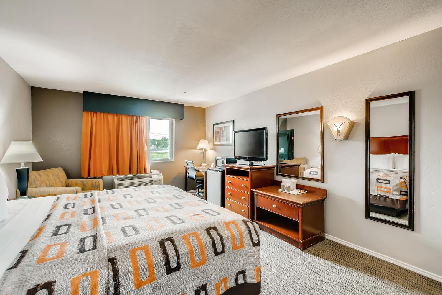 Orangewood Inn and Suites Midtown gallery photo in Austin, TX — image 43