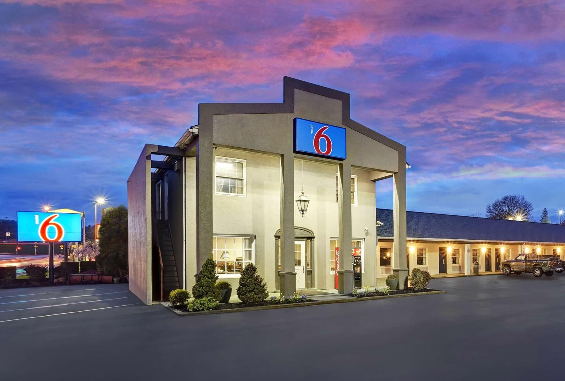 Motel 6 Washington, PA property views in Washington, PA — gallery photo 3
