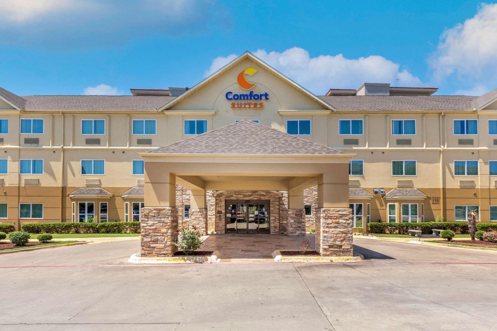 Comfort Suites North Dallas featured exterior or lobby in Dallas, TX — similar hotel