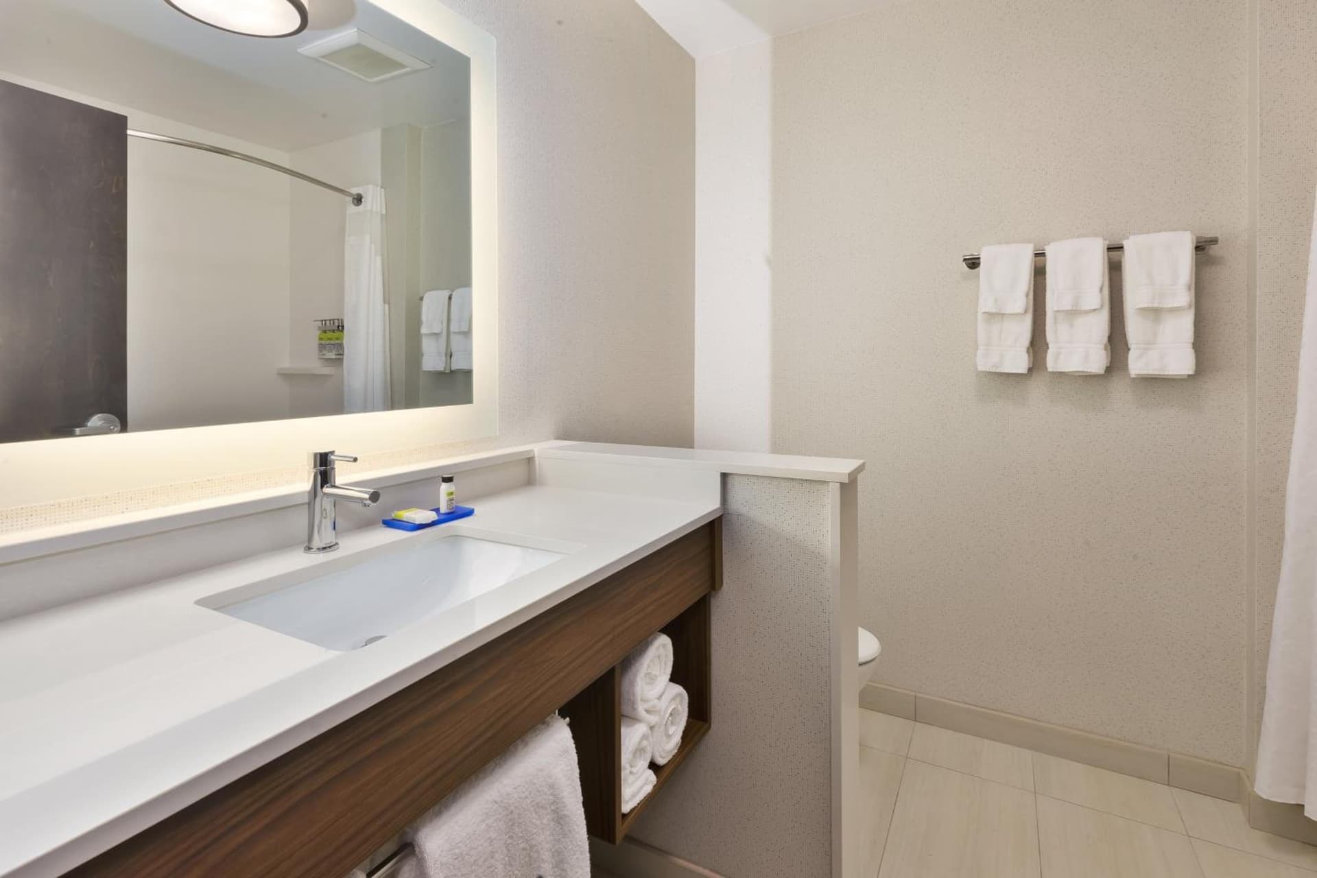Holiday Inn Express & Suites - Milan - Sandusky Area by IHG gallery photo in Milan, OH — image 42
